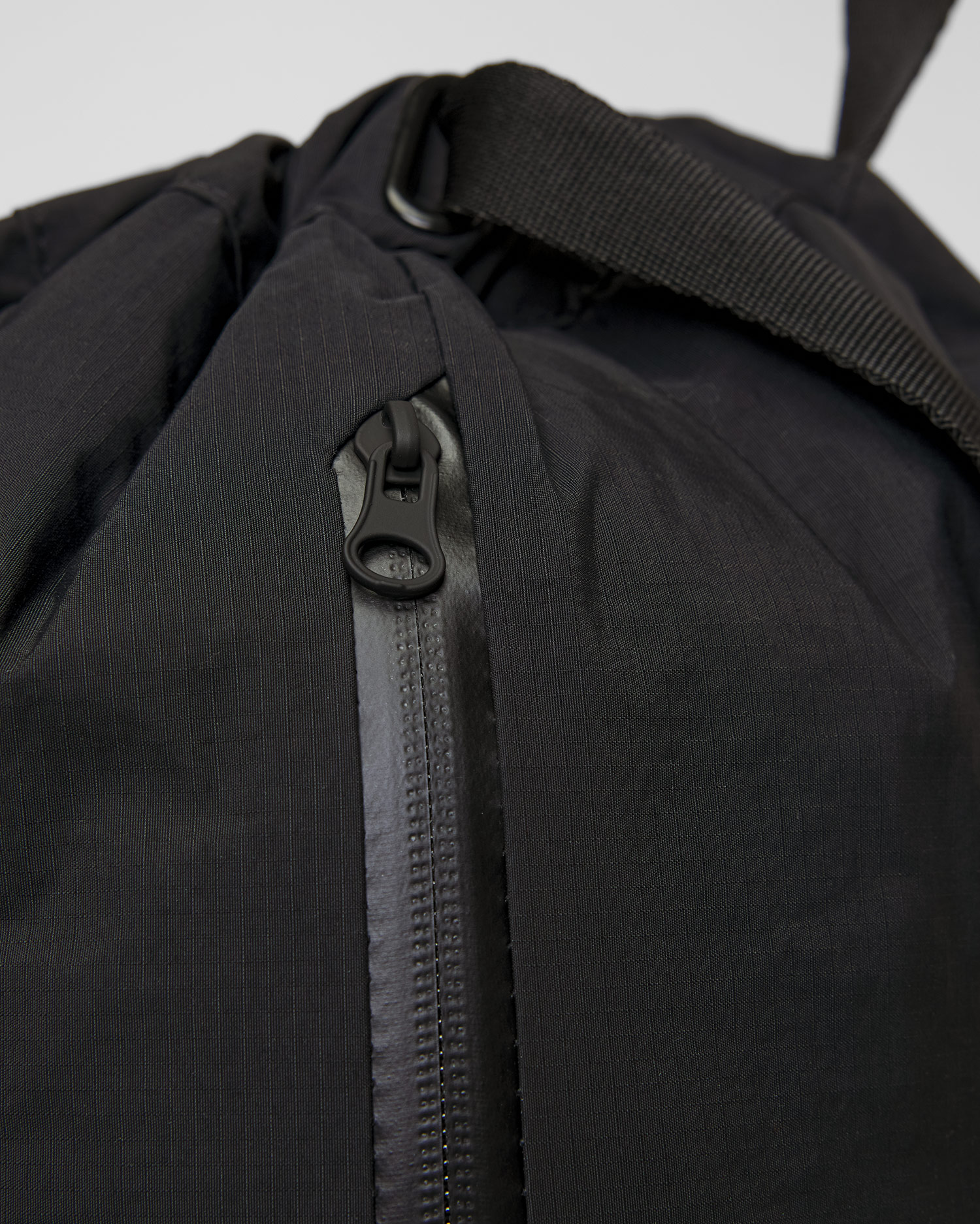 Dámska taška Adidas by Stella McCartney Gymsack 25L čierna