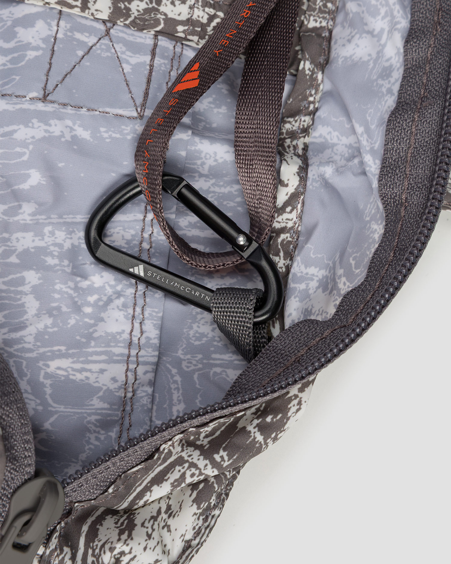 Dámska športová taška Adidas by Stella McCartney