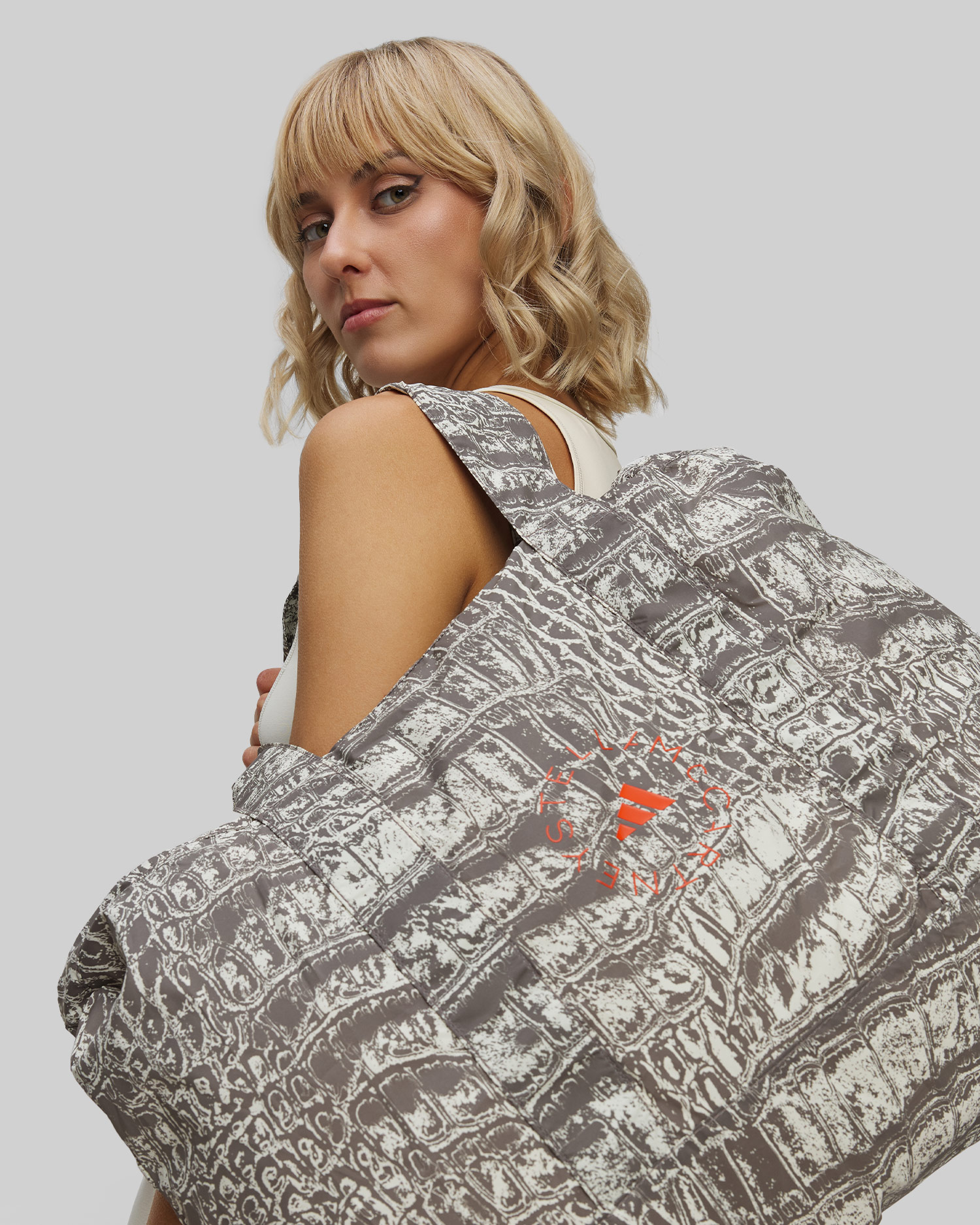 Dámska športová taška Adidas by Stella McCartney