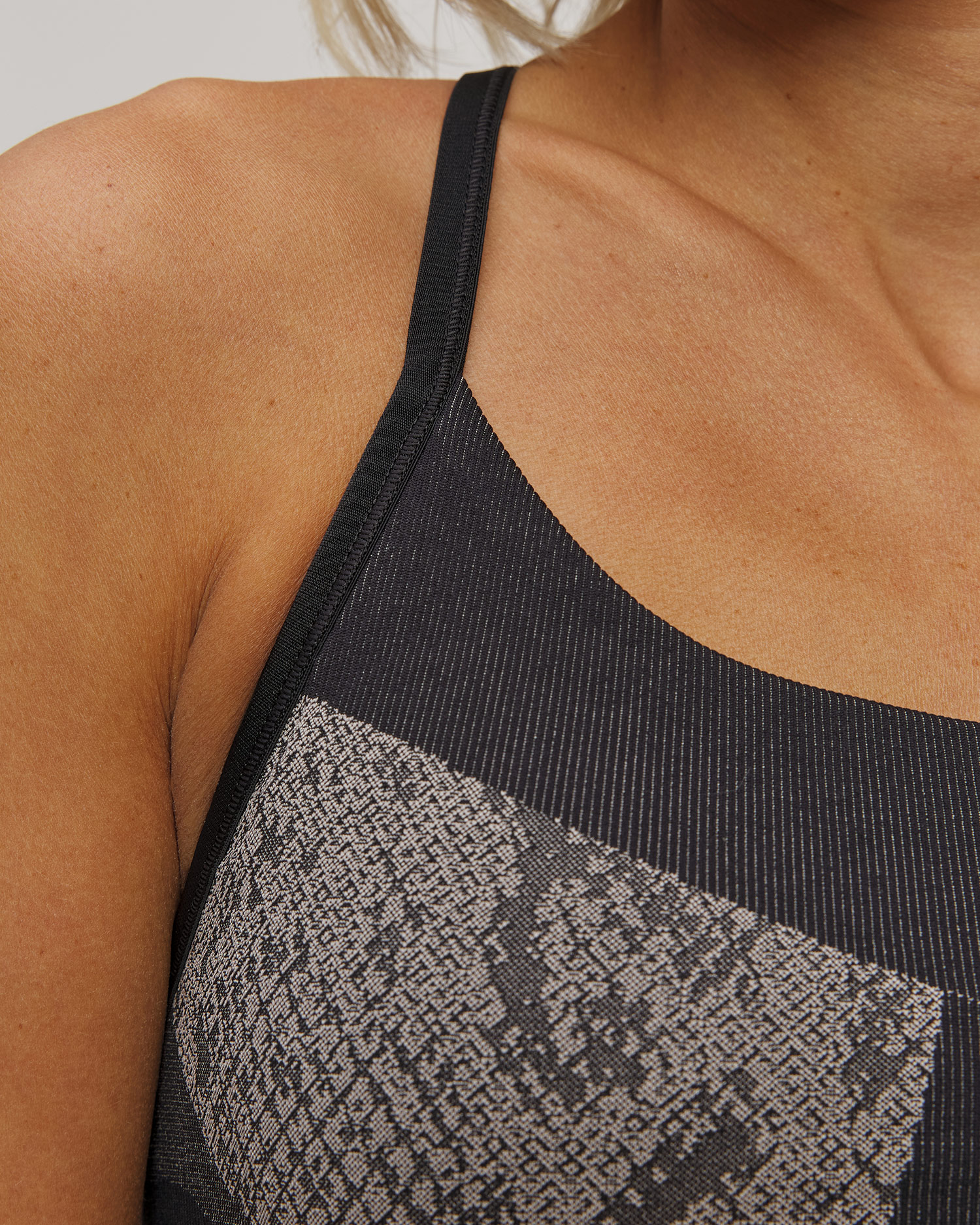 Černá sportovní podprsenka Adidas by Stella McCartney TrueStrength