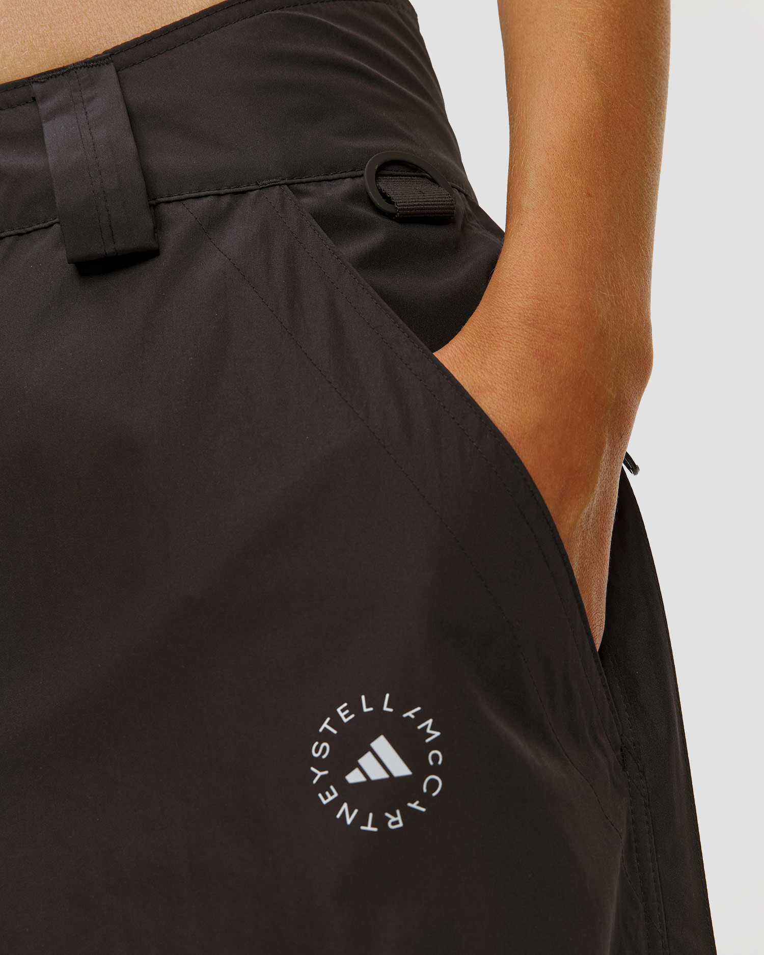 Czarne spodnie damskie Adidas by Stella McCartney Woven