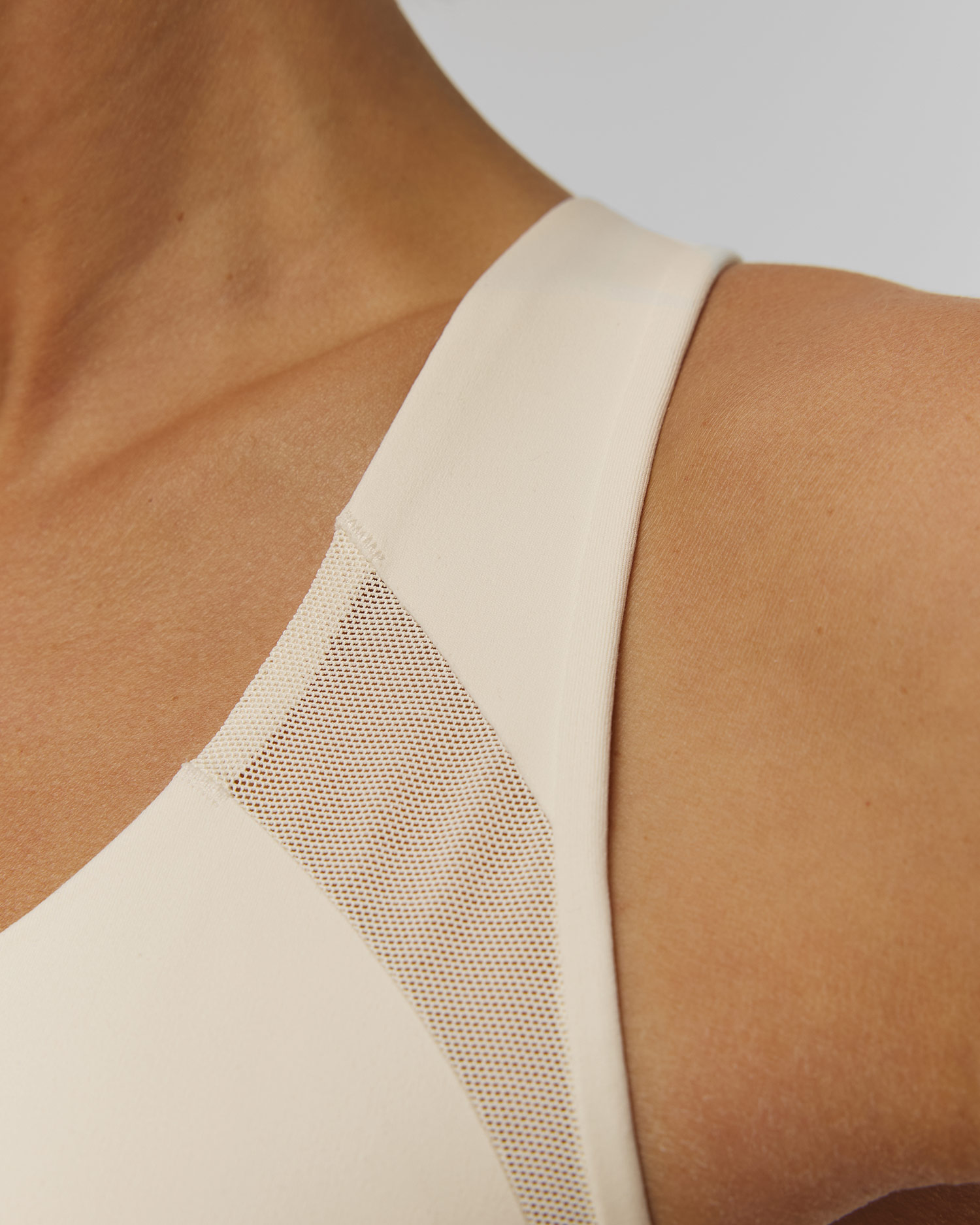 Sutien bej sport pentru femei Adidas by Stella McCartney Truepace