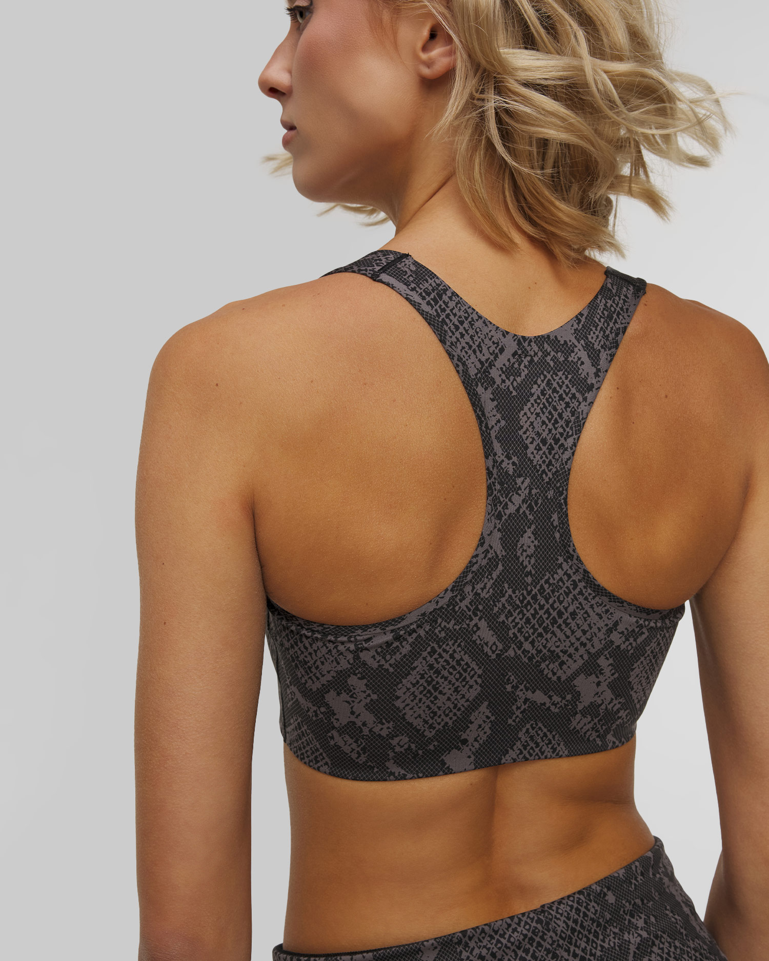 Sportovní podprsenka Adidas by Stella McCartney Power Impact se Zvířecím Vzorem