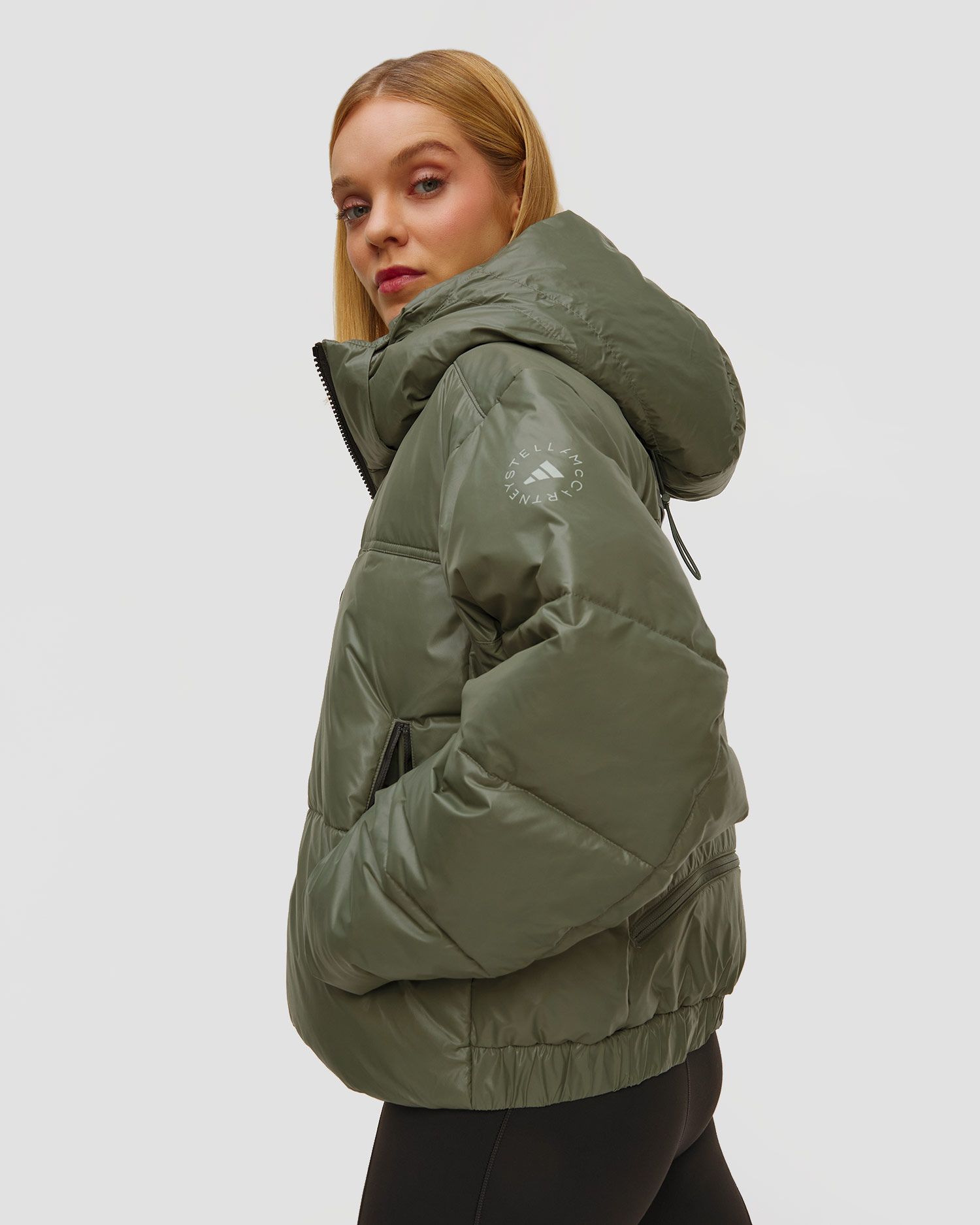 Kurtka puchowa khaki damska Adidas by Stella McCartney Short Puf