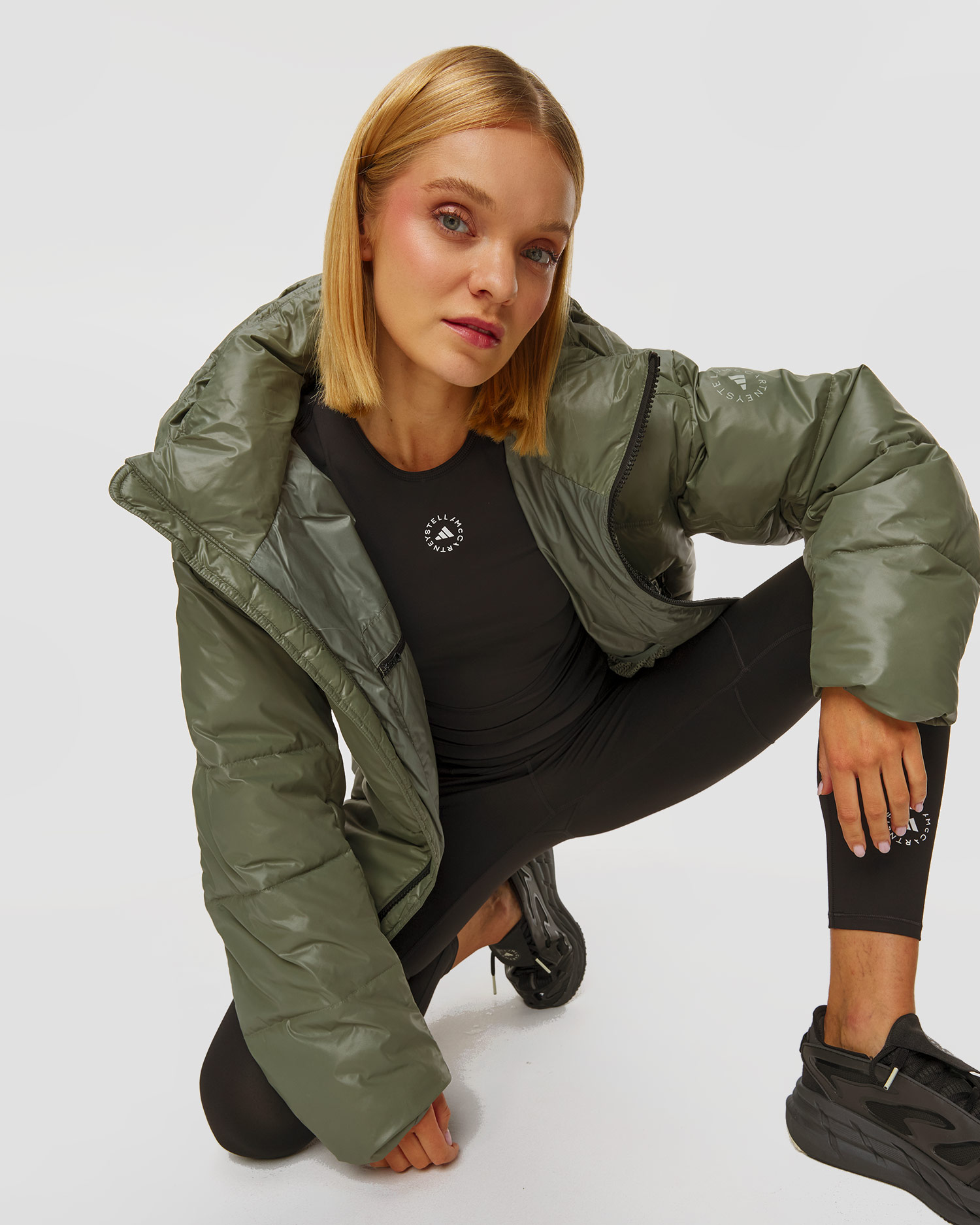 Kurtka puchowa khaki damska Adidas by Stella McCartney Short Puf