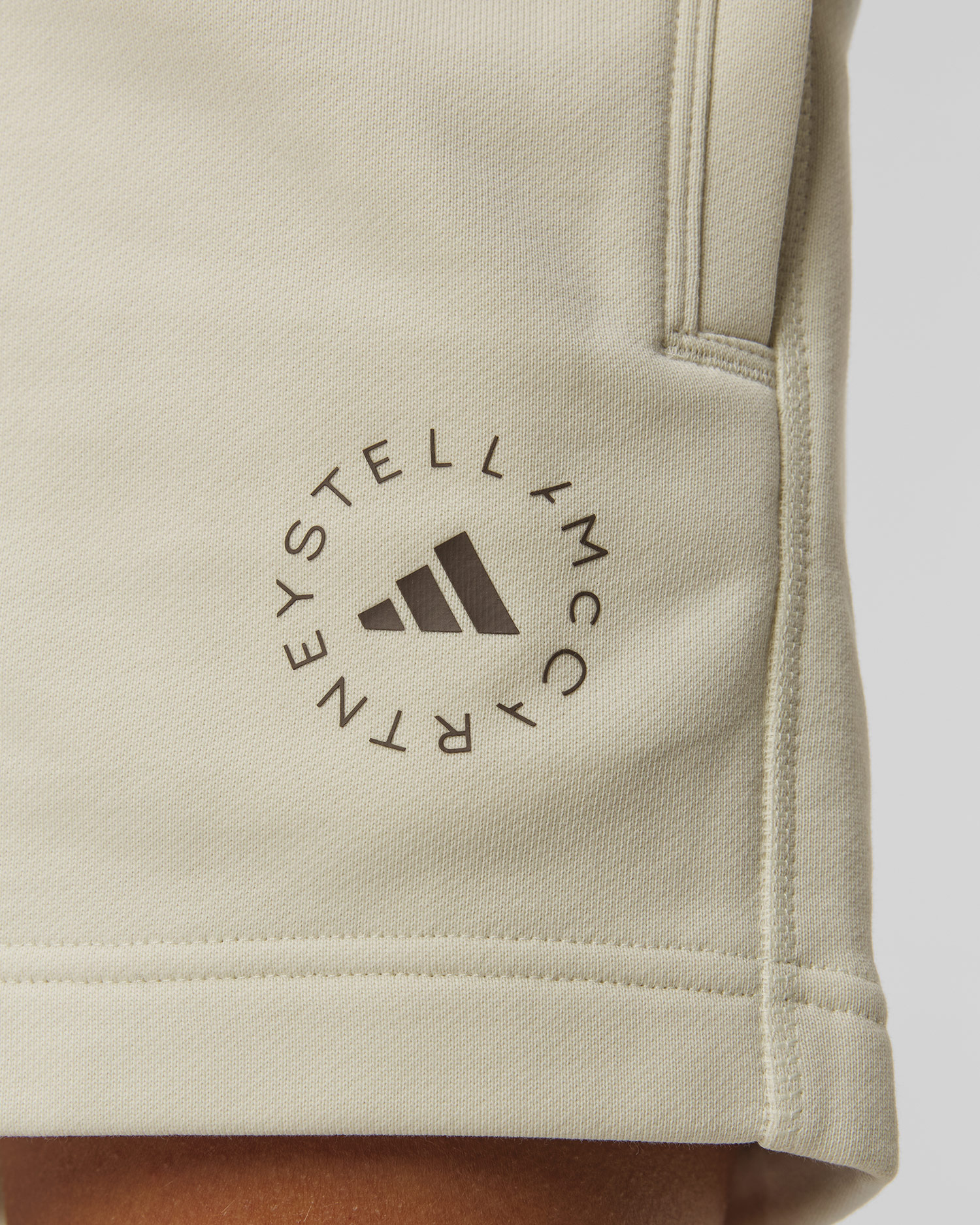 Pantaloni scurți de trening pentru femei Adidas by Stella McCartney TrueCasuals Terry Shorts