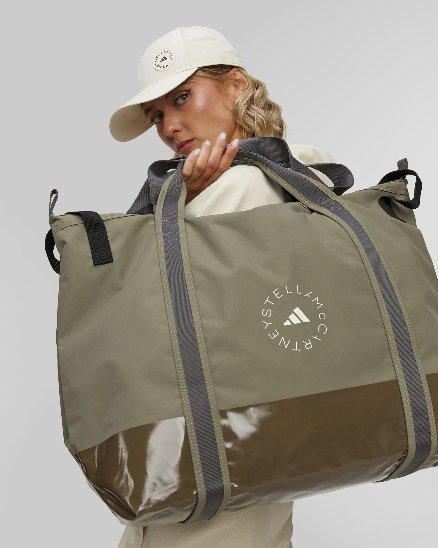 Dámska športová taška Adidas by Stella McCartney Tote khaki