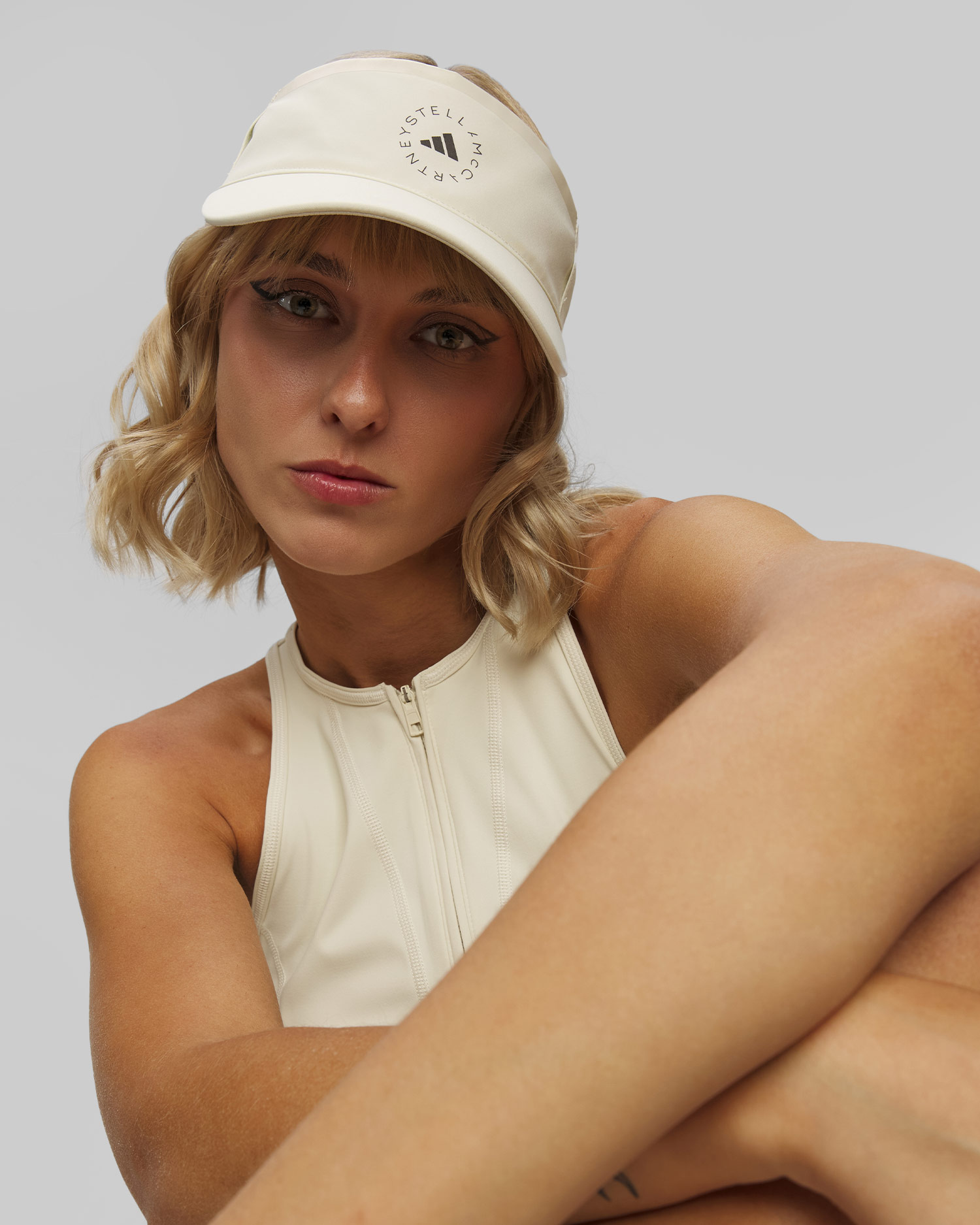 Visiera da donna Adidas by Stella McCartney Visor bianca
