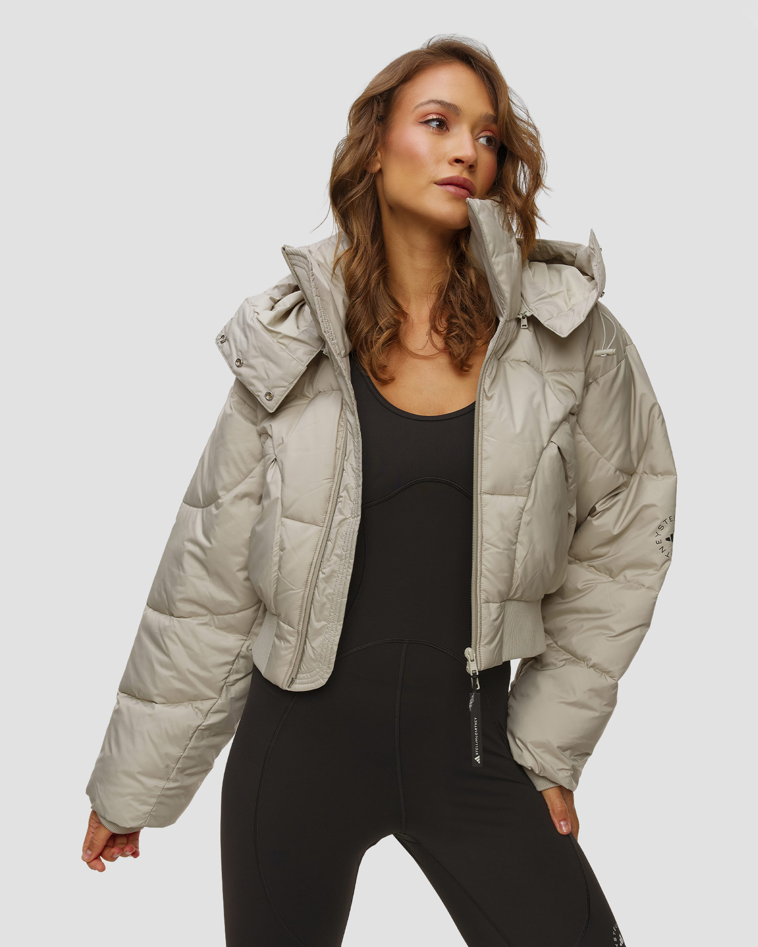 Szara kurtka puchowa damska Adidas by Stella McCartney Cropped Puffer
