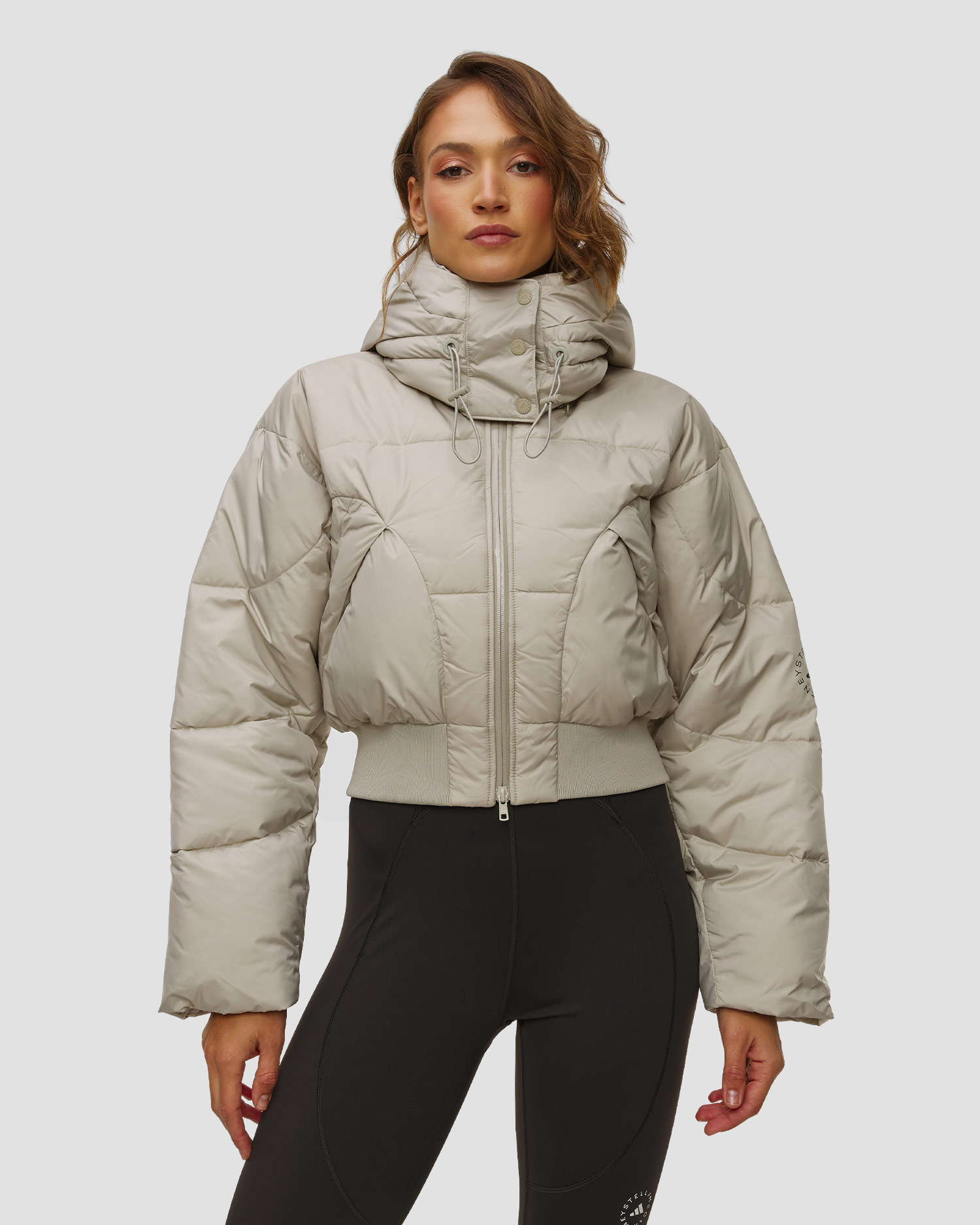 Szara kurtka puchowa damska Adidas by Stella McCartney Cropped Puffer