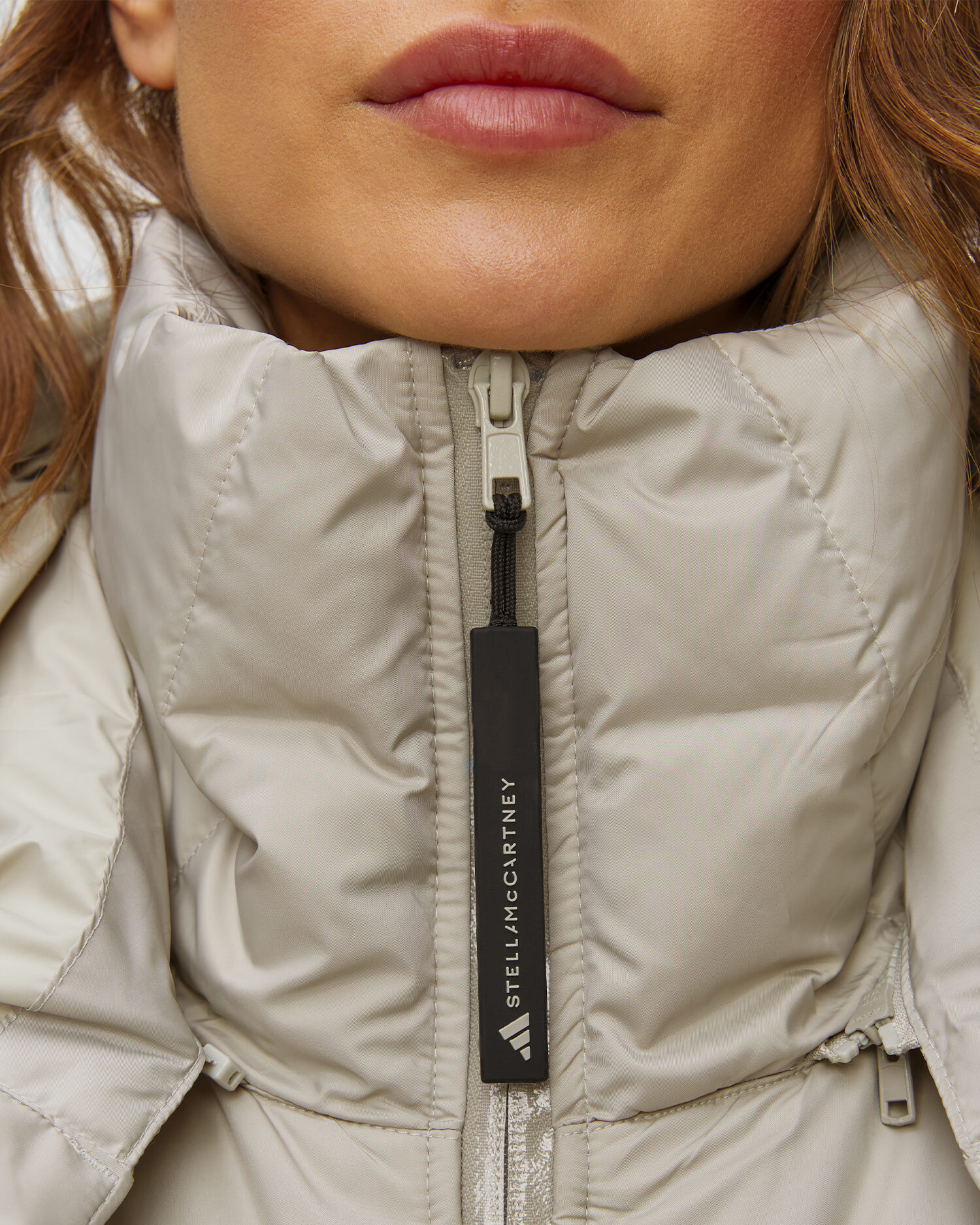 Szara kurtka puchowa damska Adidas by Stella McCartney Cropped Puffer