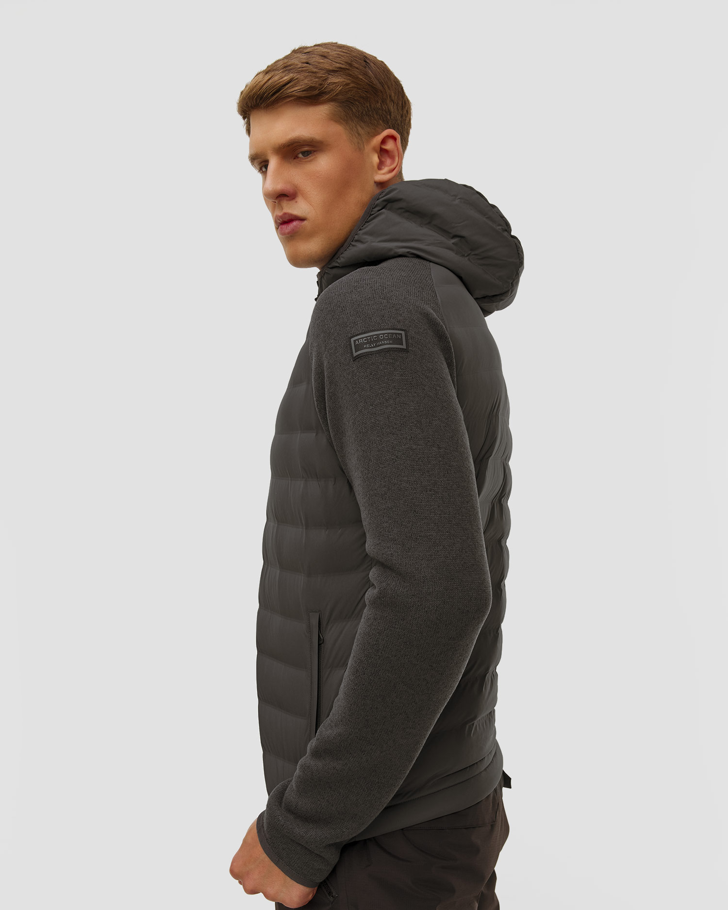 Pánská bundomikina Helly Hansen Arctic Ocean Hybrid Insulator v šedé barvě