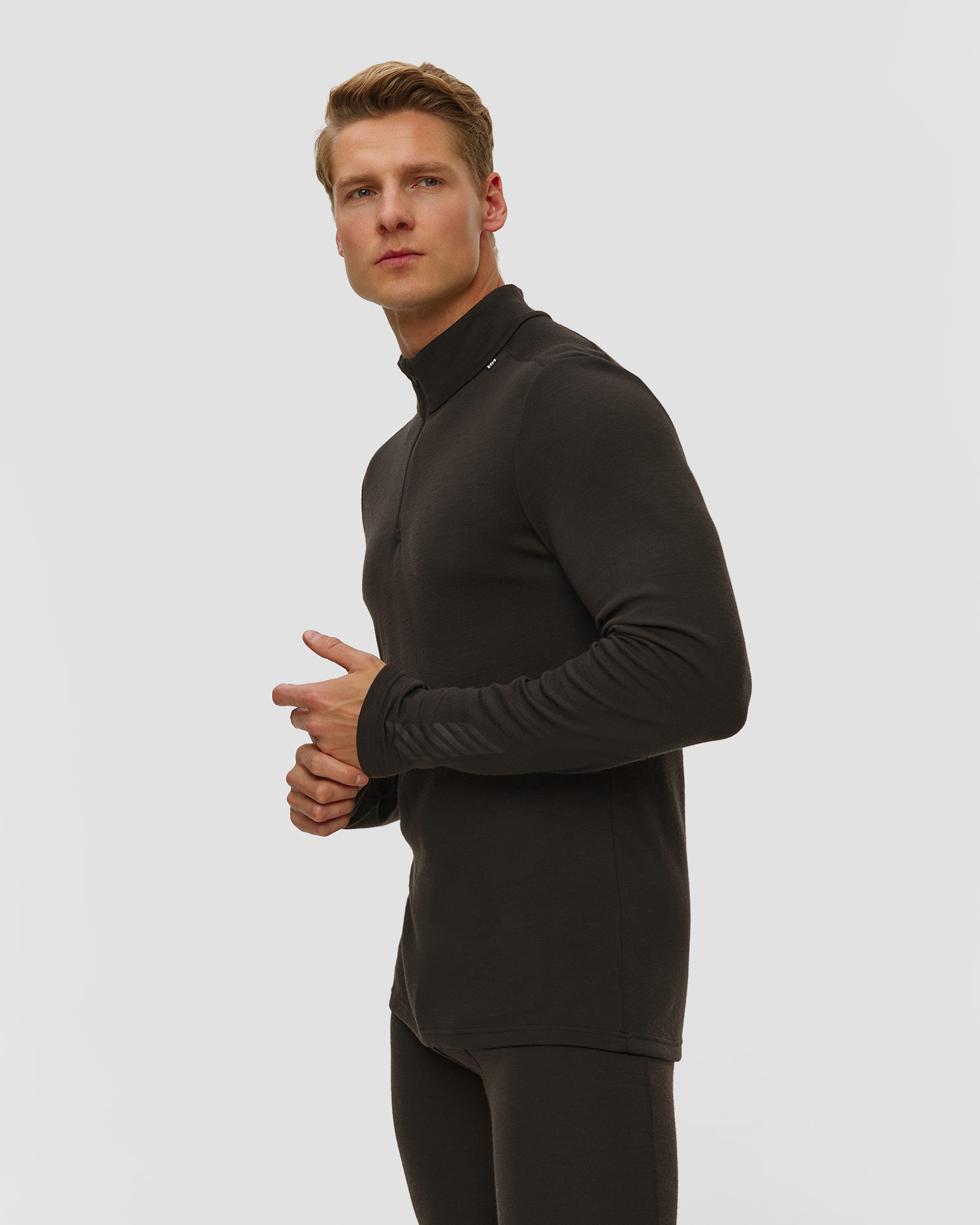 Pánské termotričko Helly Hansen Lifa Merino Midweight 1/2 Zip v černé barvě