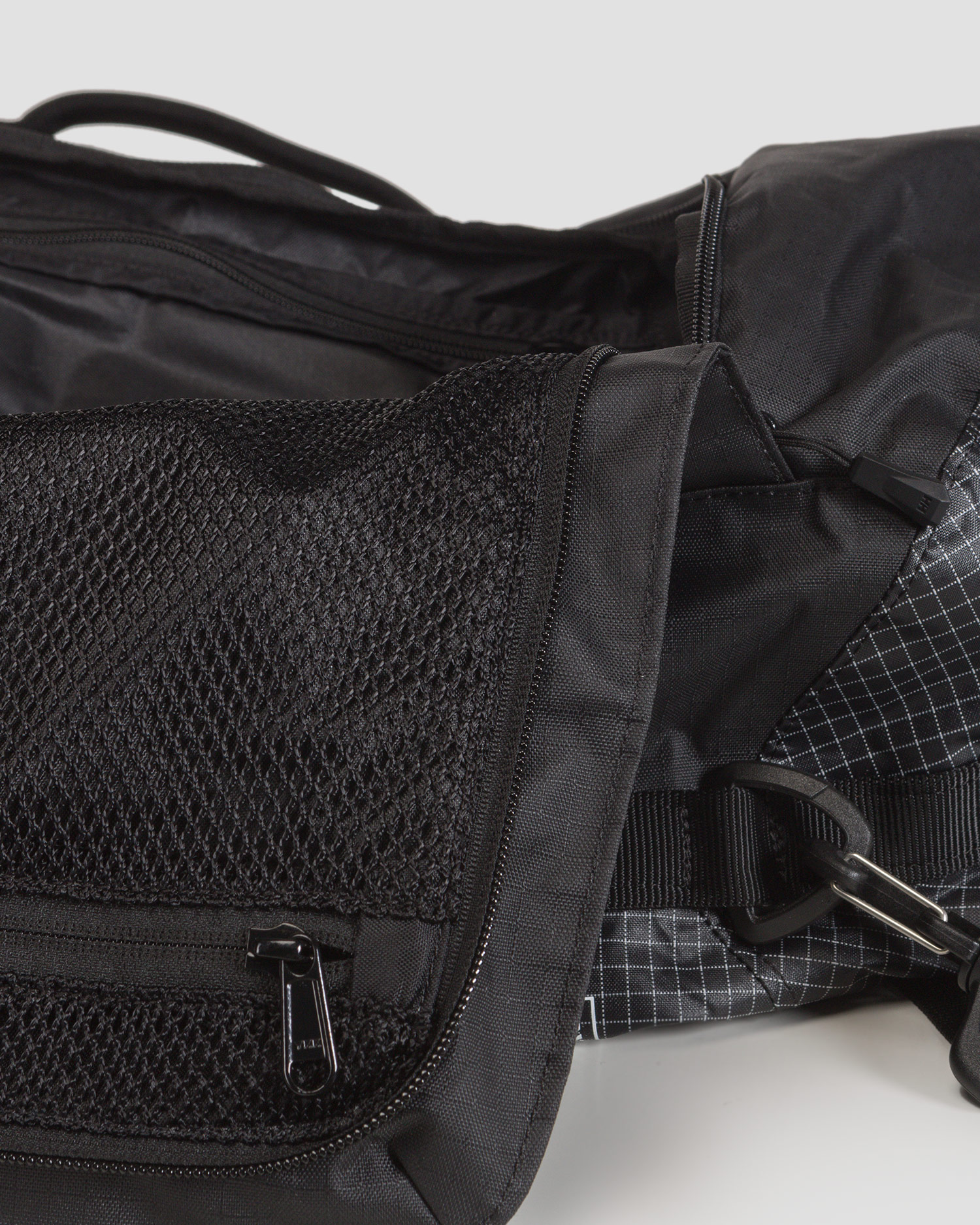 Geantă neagră impermeabilă Helly Hansen Hightide WP Duffel 35L