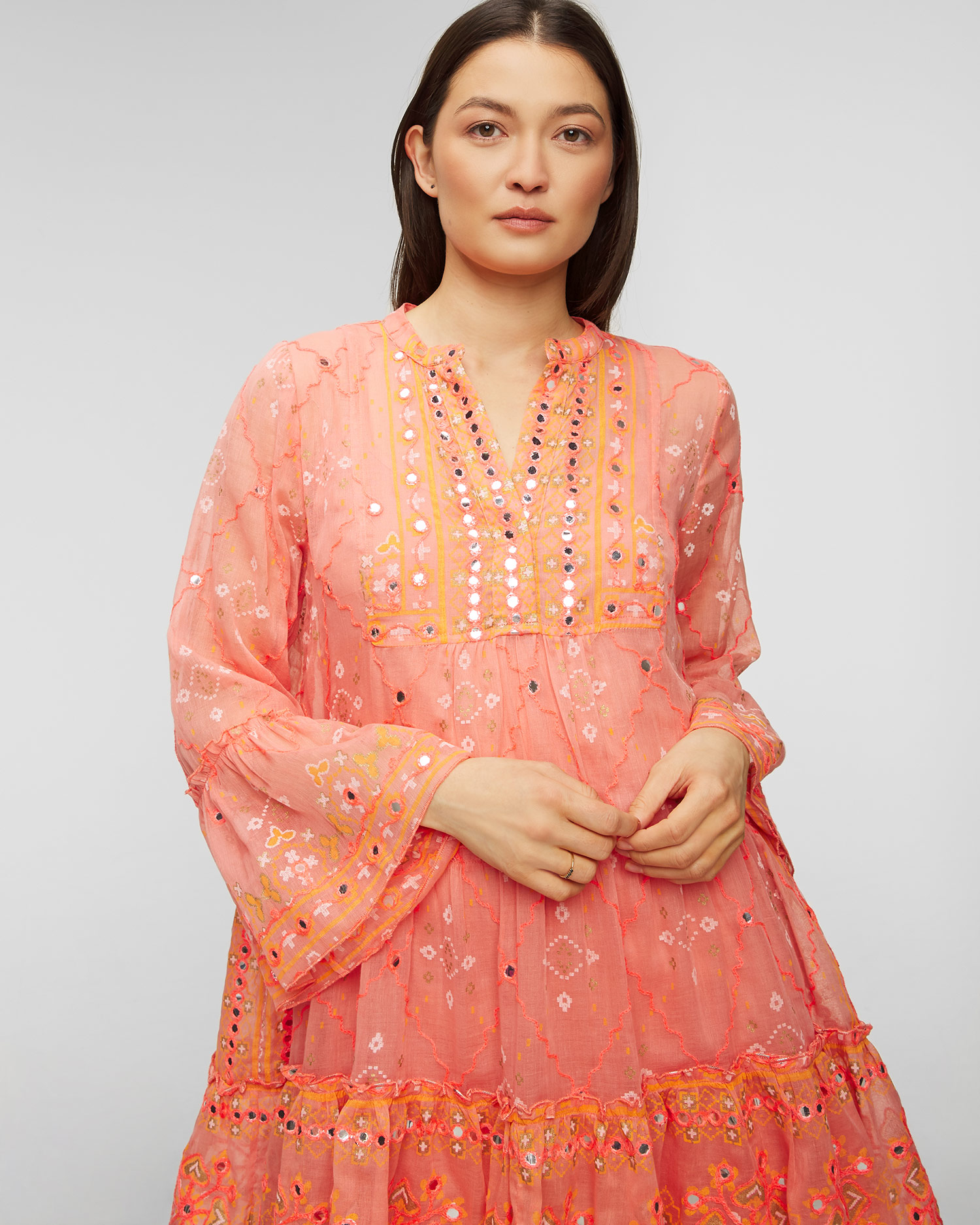 Robe Juliet Dunn Mosaic Flared Sleeve Dress