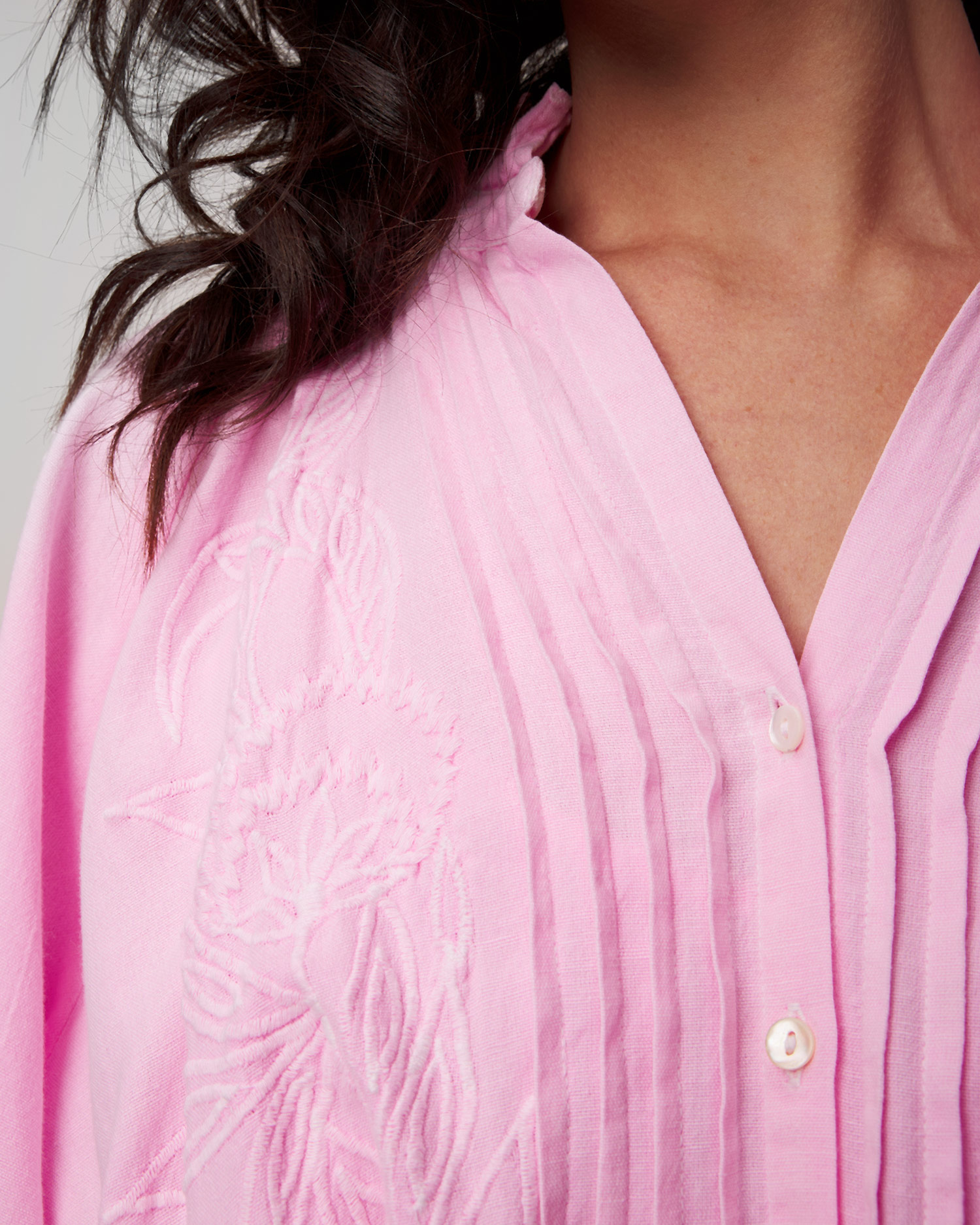 Robe brodée rose pour femmes Juliet Dunn