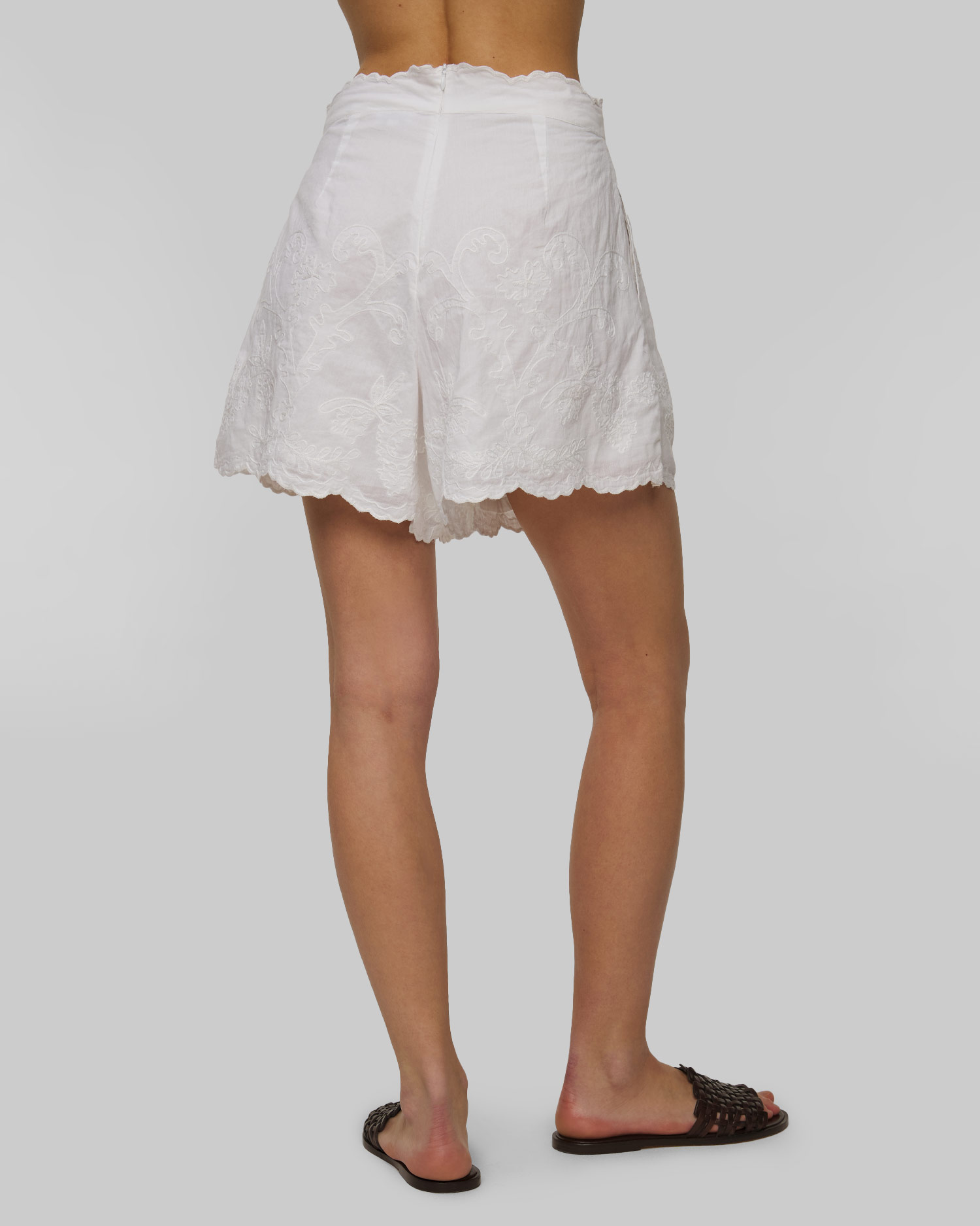 Short brodé blanc pour femmes Juliet Dunn Wide