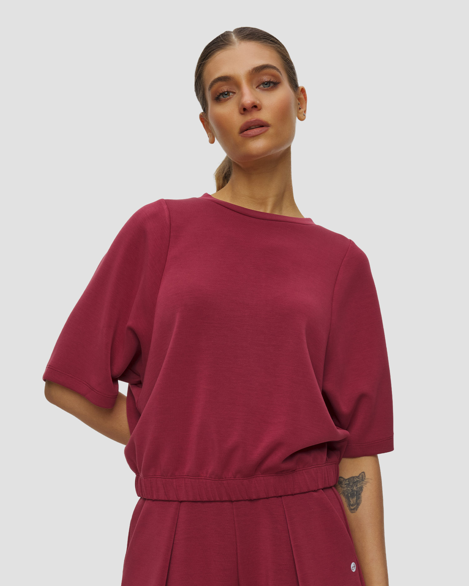Deha Kurzarm-Sweatshirt für Damen, Farbe/Muster: Czerwony