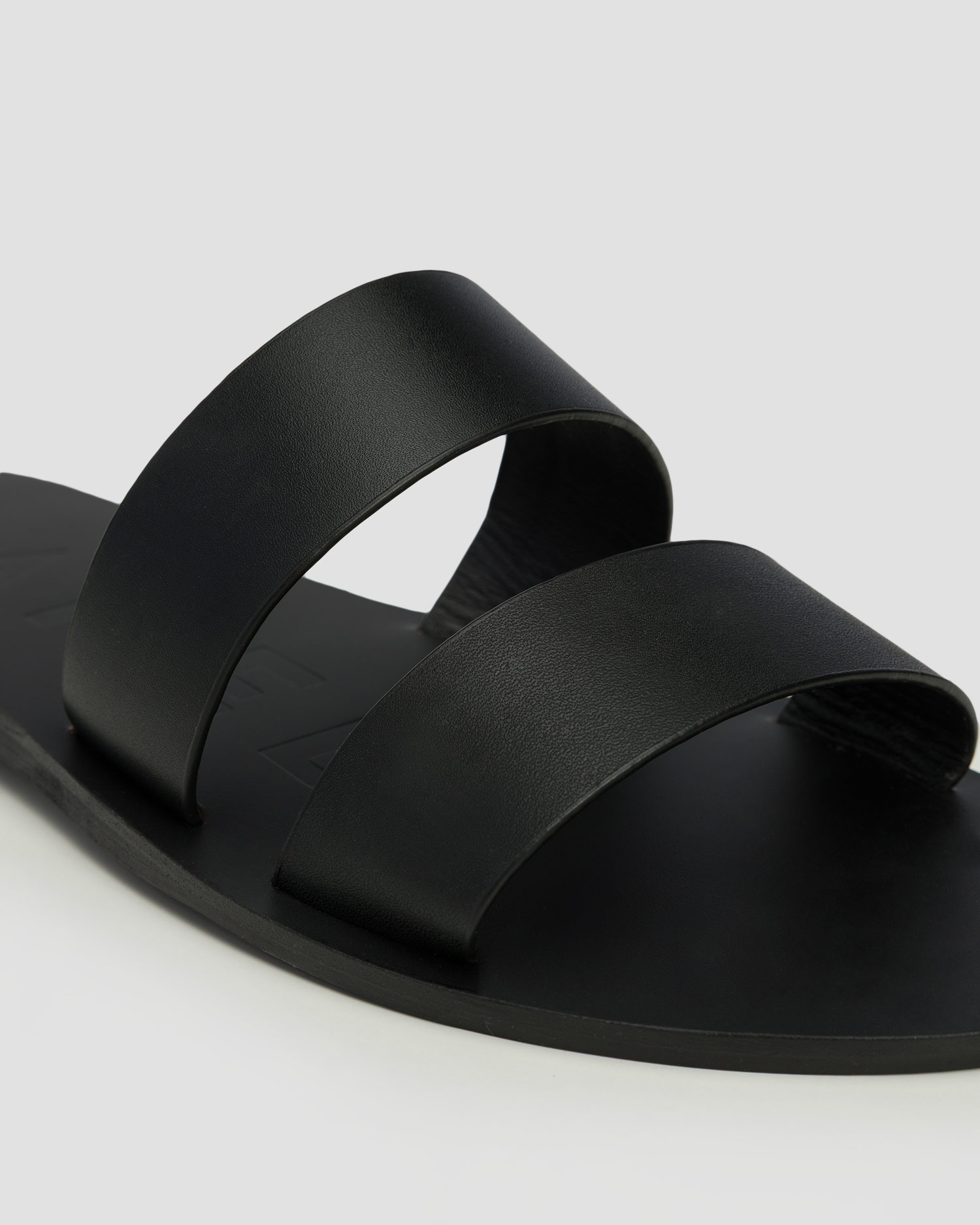 Dámske šľapky Manebi Leather Two Bands Sandals Canyon čierne