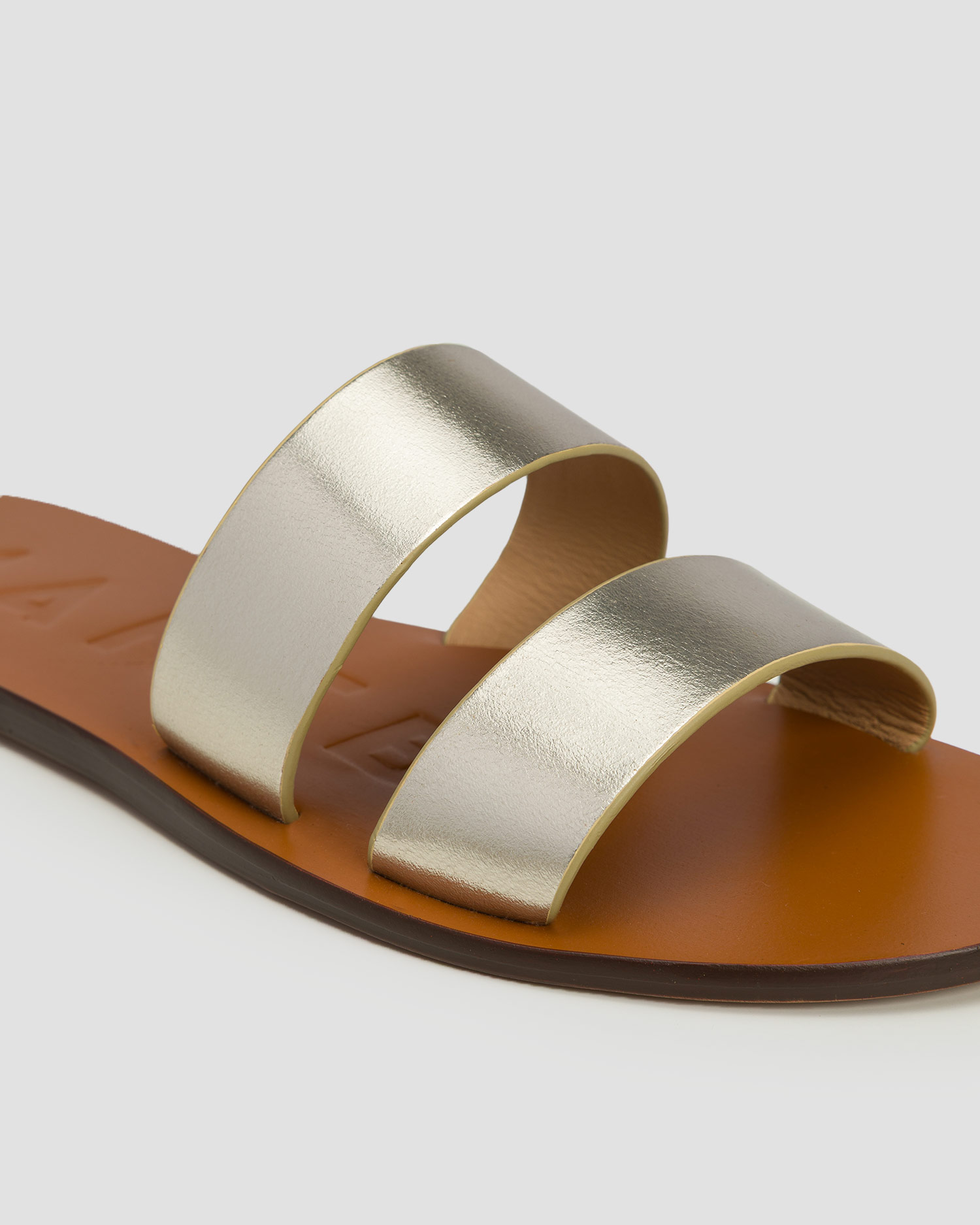 Dámske šľapky Manebi Leather Two Bands Sandals Canyon strieborné