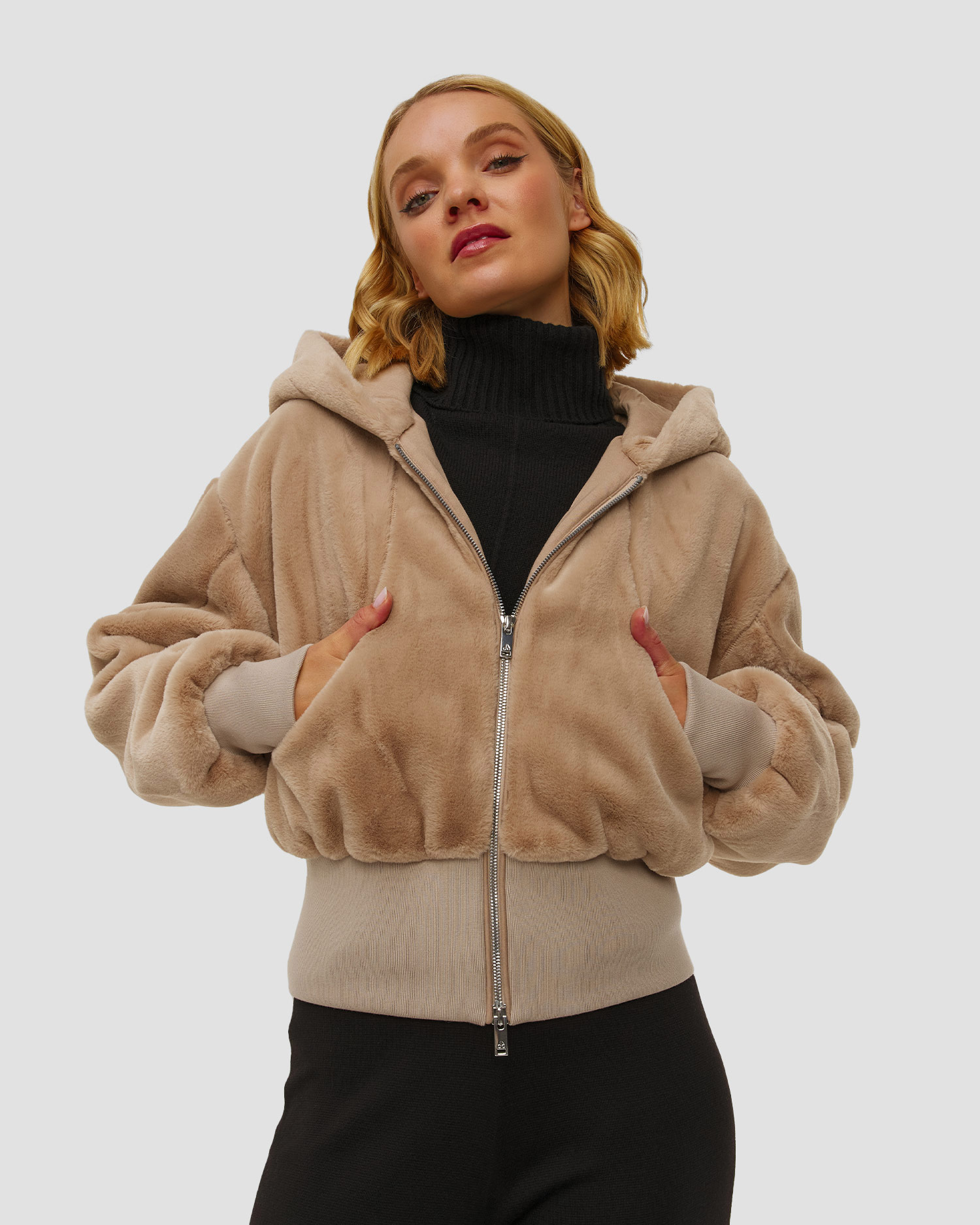 Veste en fourrure pour femmes Moose Knuckles Rose De Lima Bunny