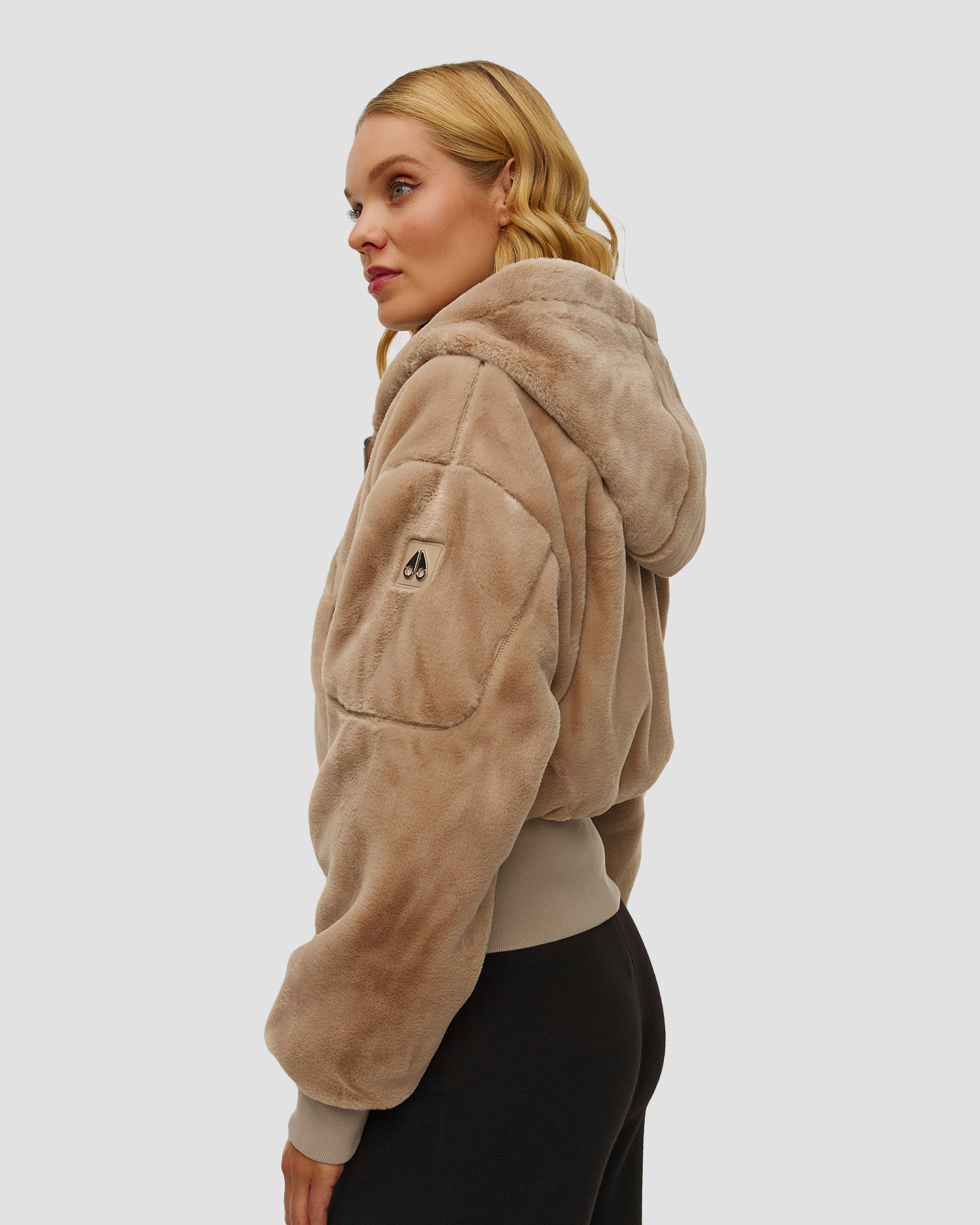 Veste en fourrure pour femmes Moose Knuckles Rose De Lima Bunny