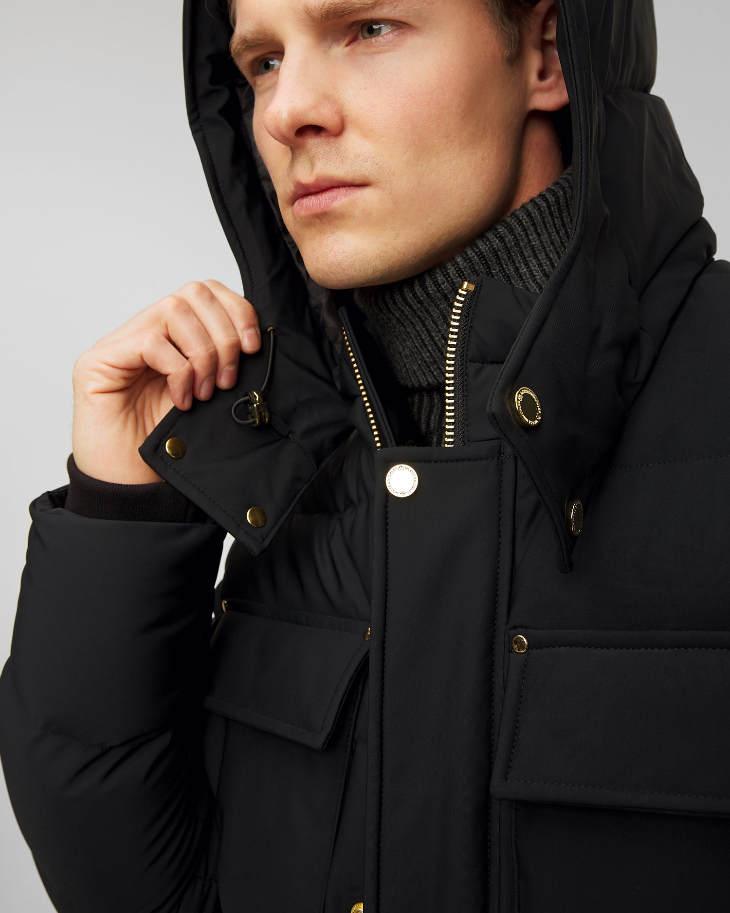 Czarna kurtka puchowa męska Moose Knuckles Skillman Jacket
