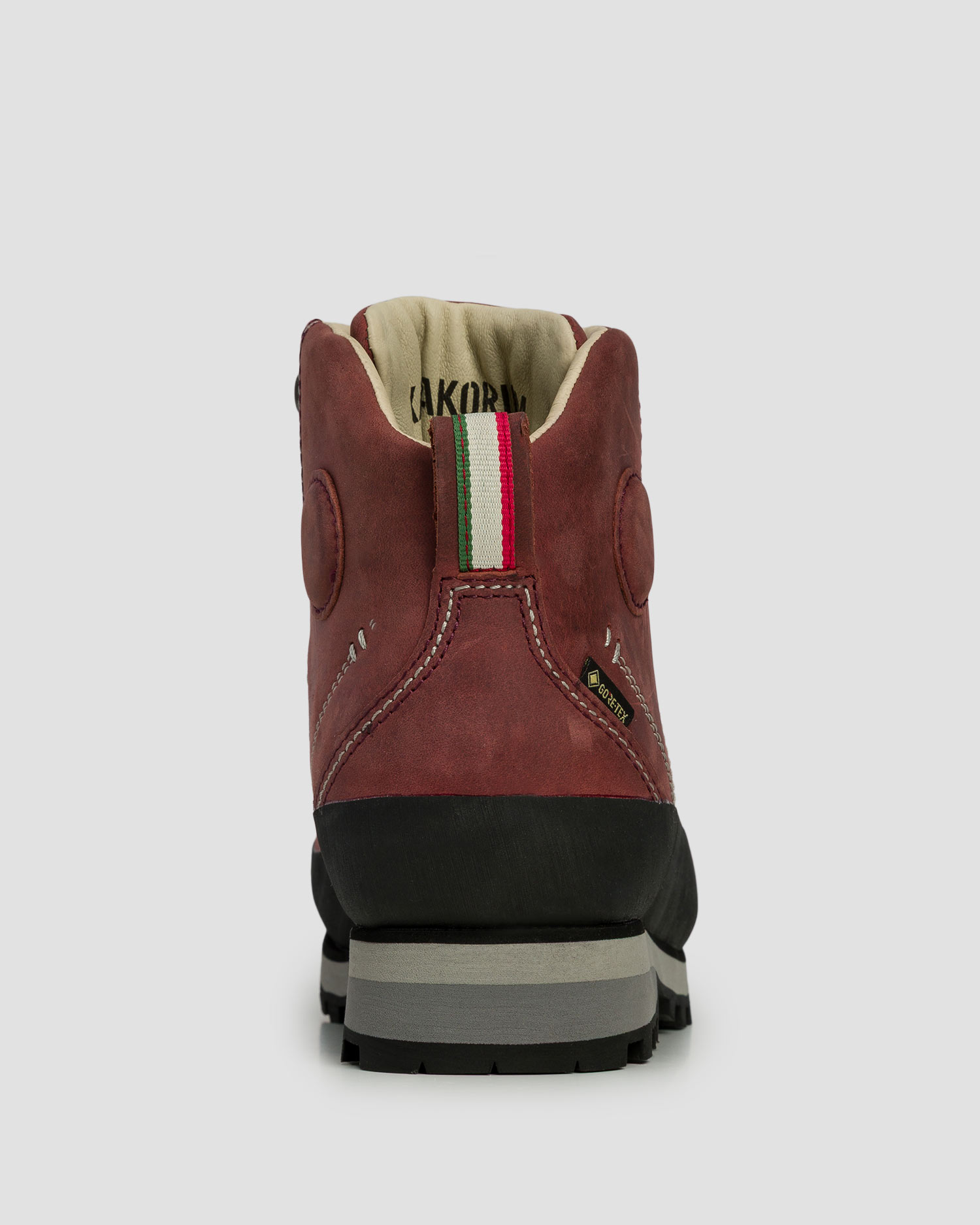 5.4 TREK GTX Woman trekking boots.