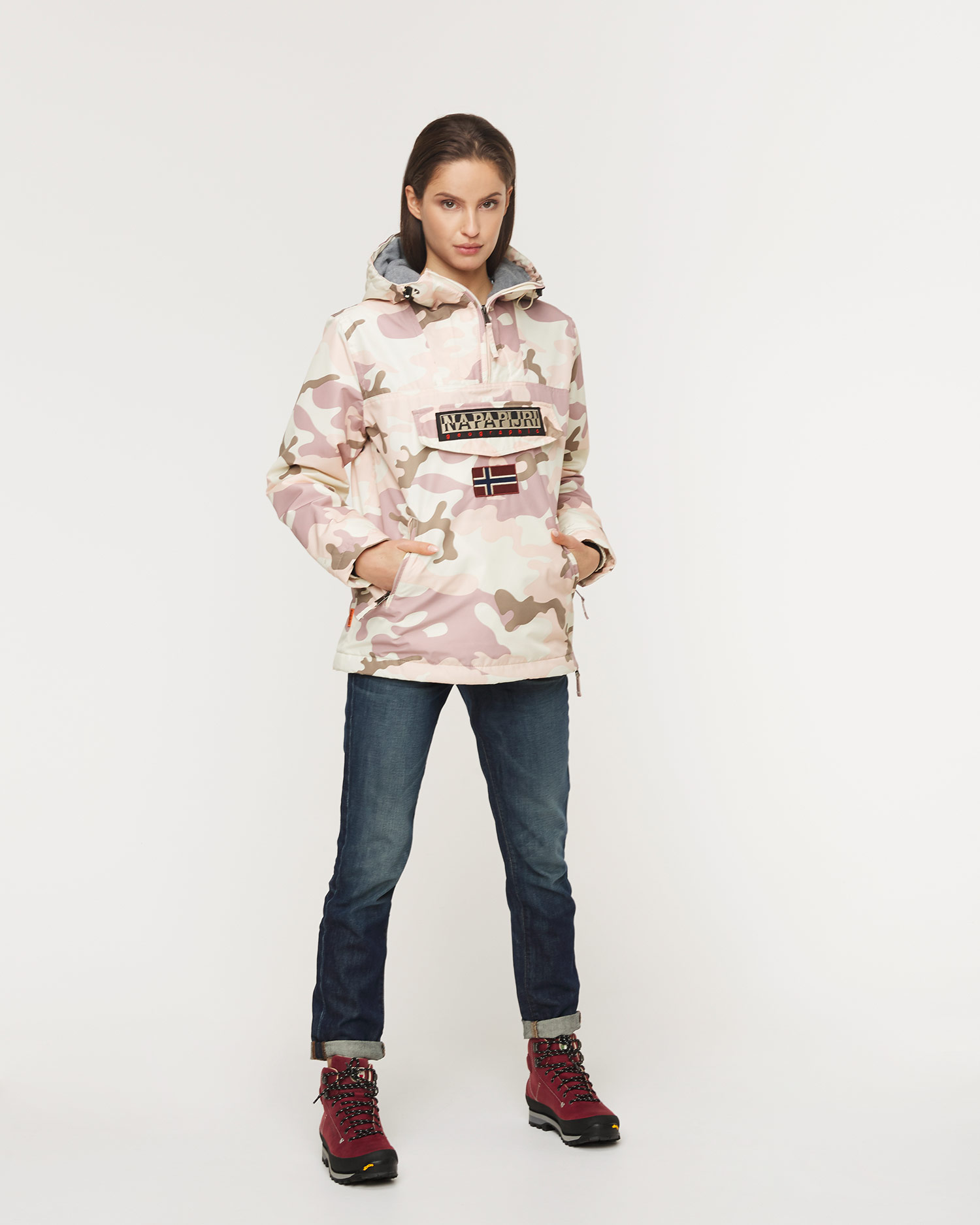 5.4 TREK GTX Woman trekking boots.