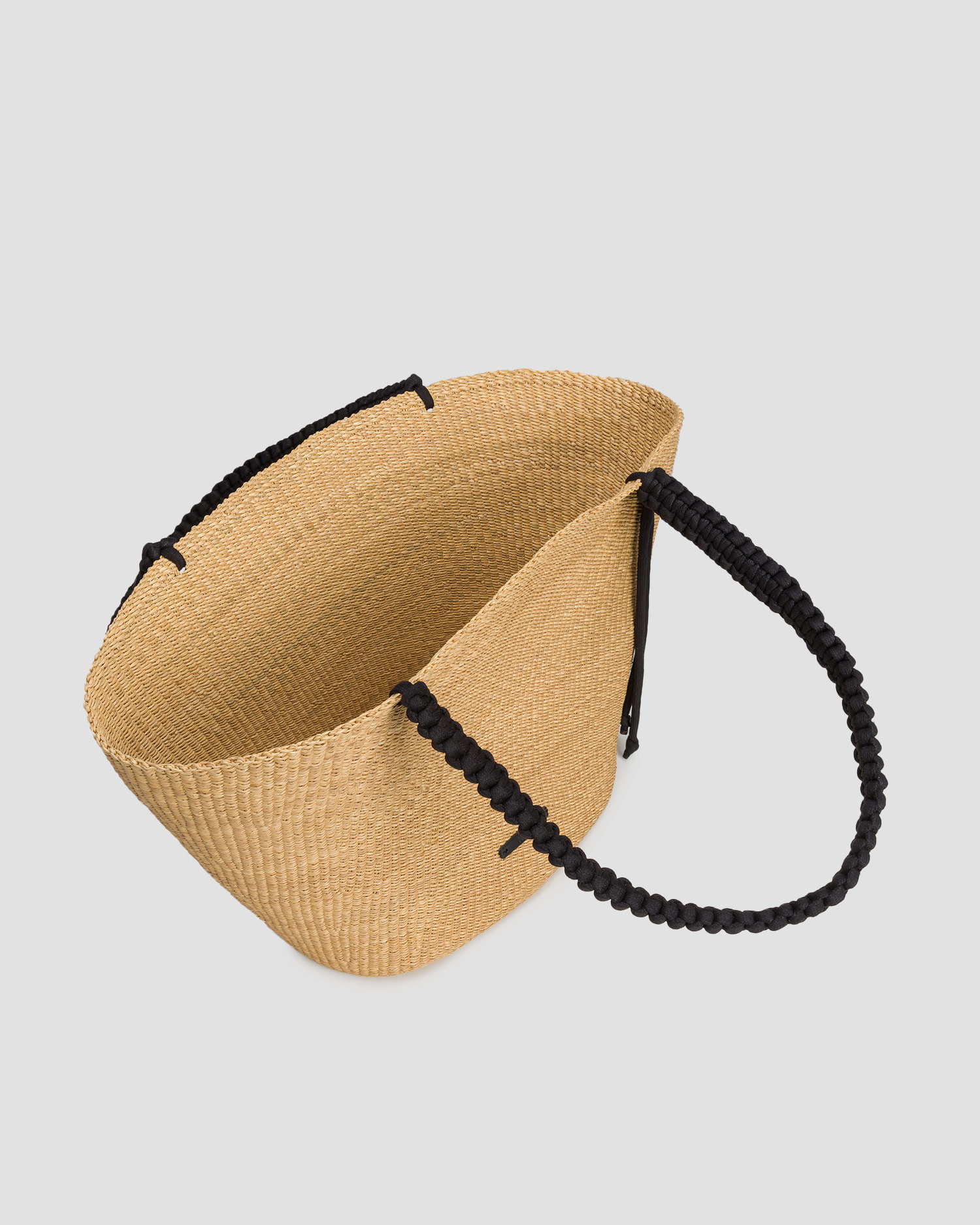 Women's hand-woven basket Muun Elisabeth