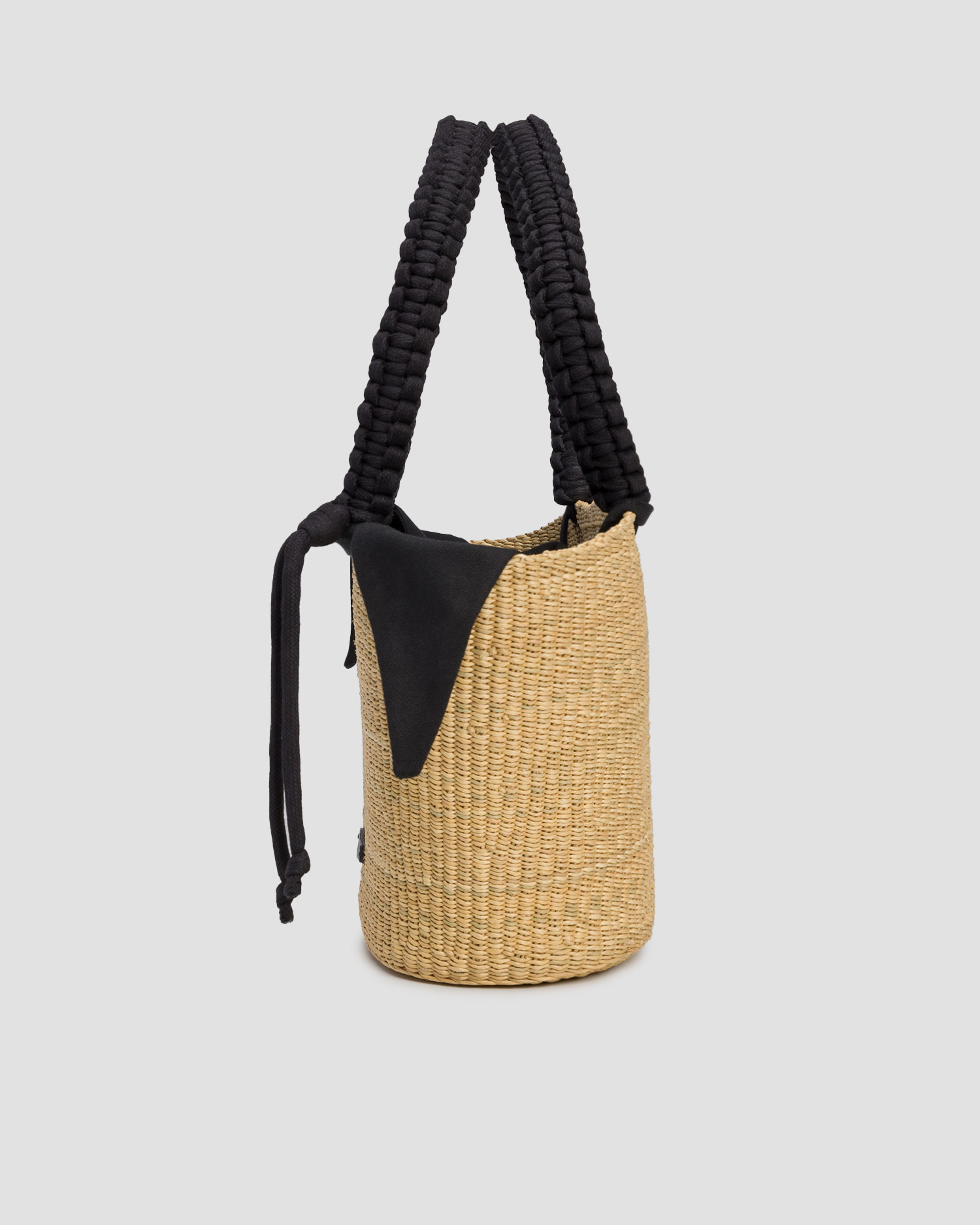 Women's hand-woven basket Muun Margareth