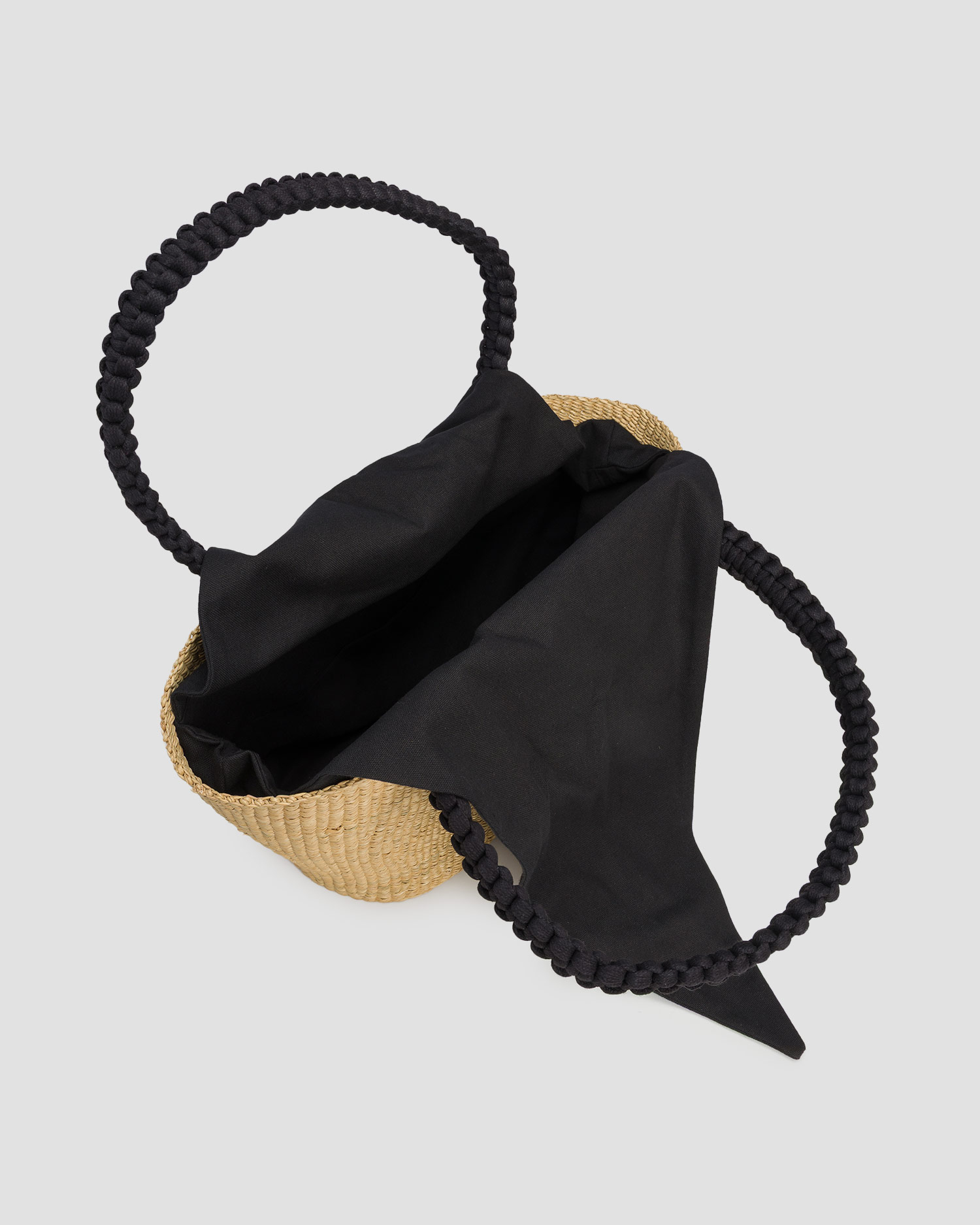Women's hand-woven basket Muun Margareth