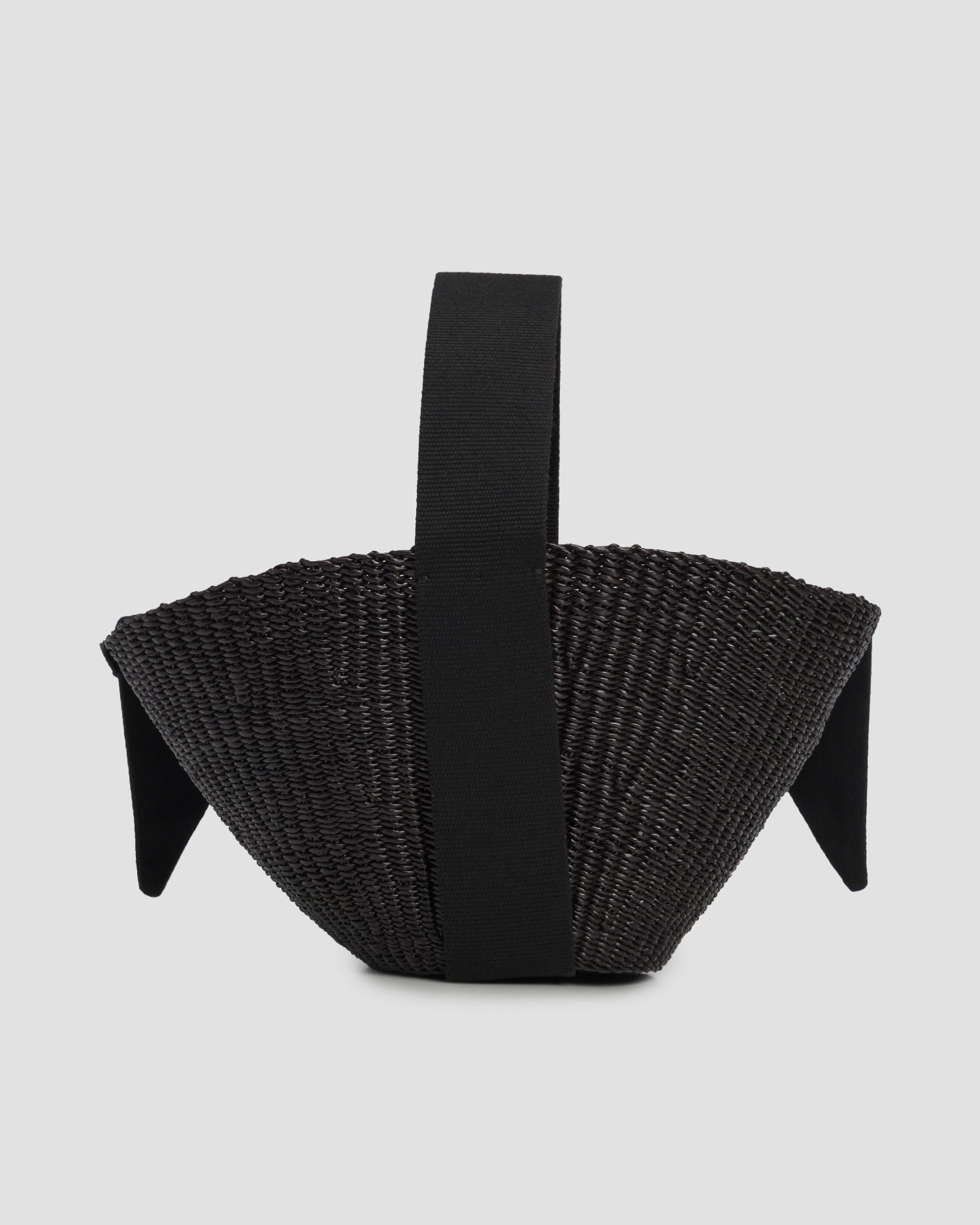 Panier tressé à la main noir Muun Nona