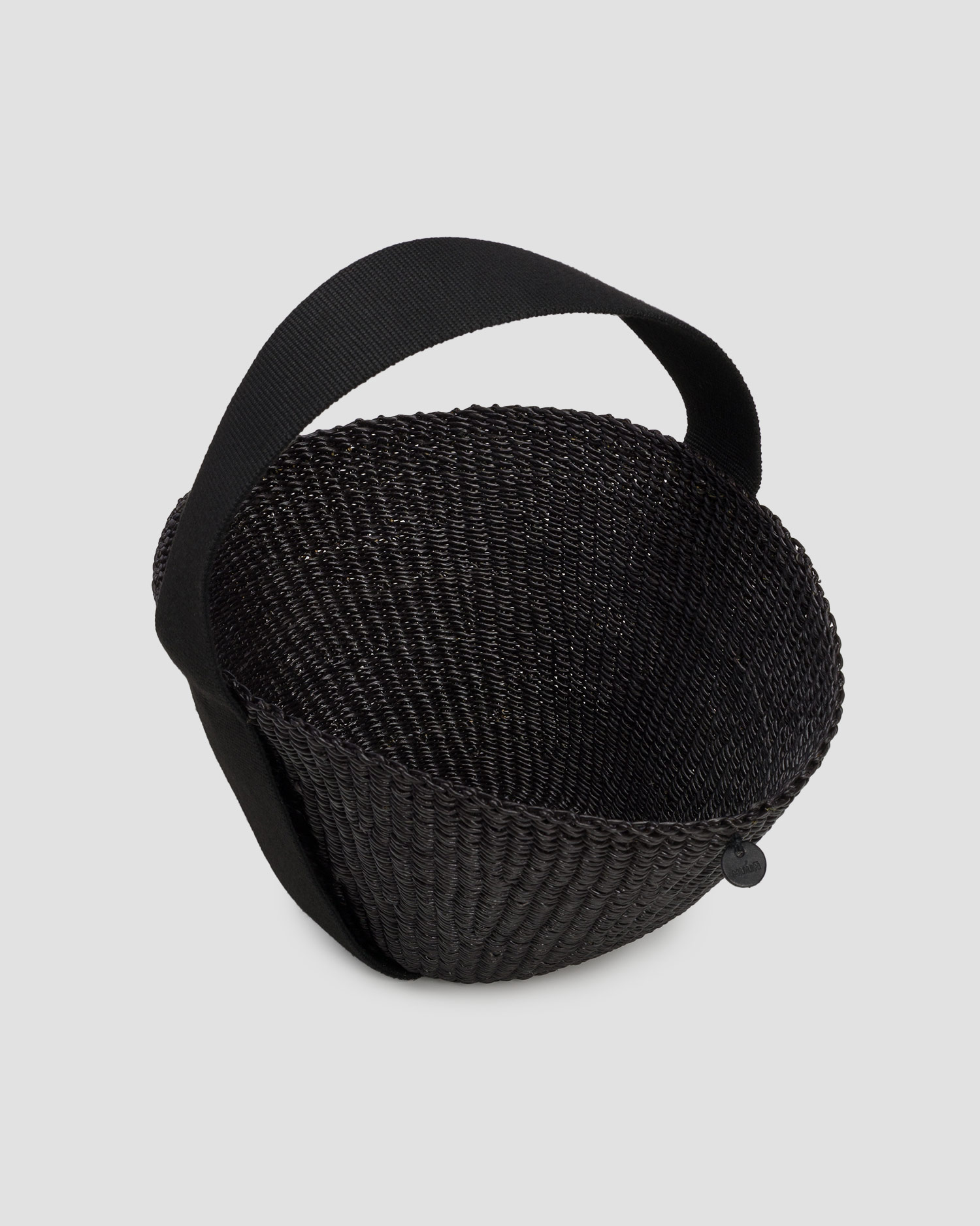 Panier tressé à la main noir Muun Nona