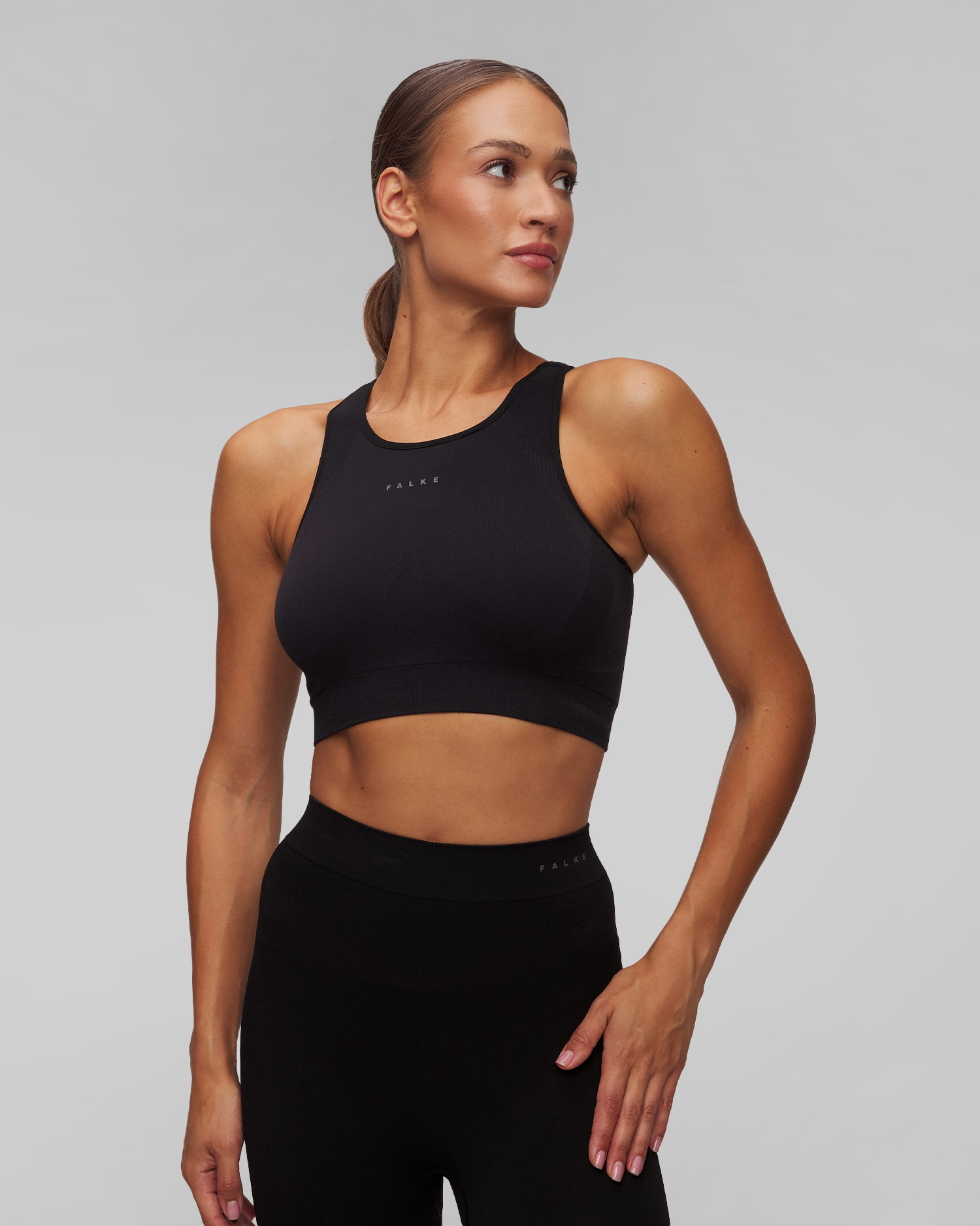 Czarny top do jogi Falke Yoga Bra