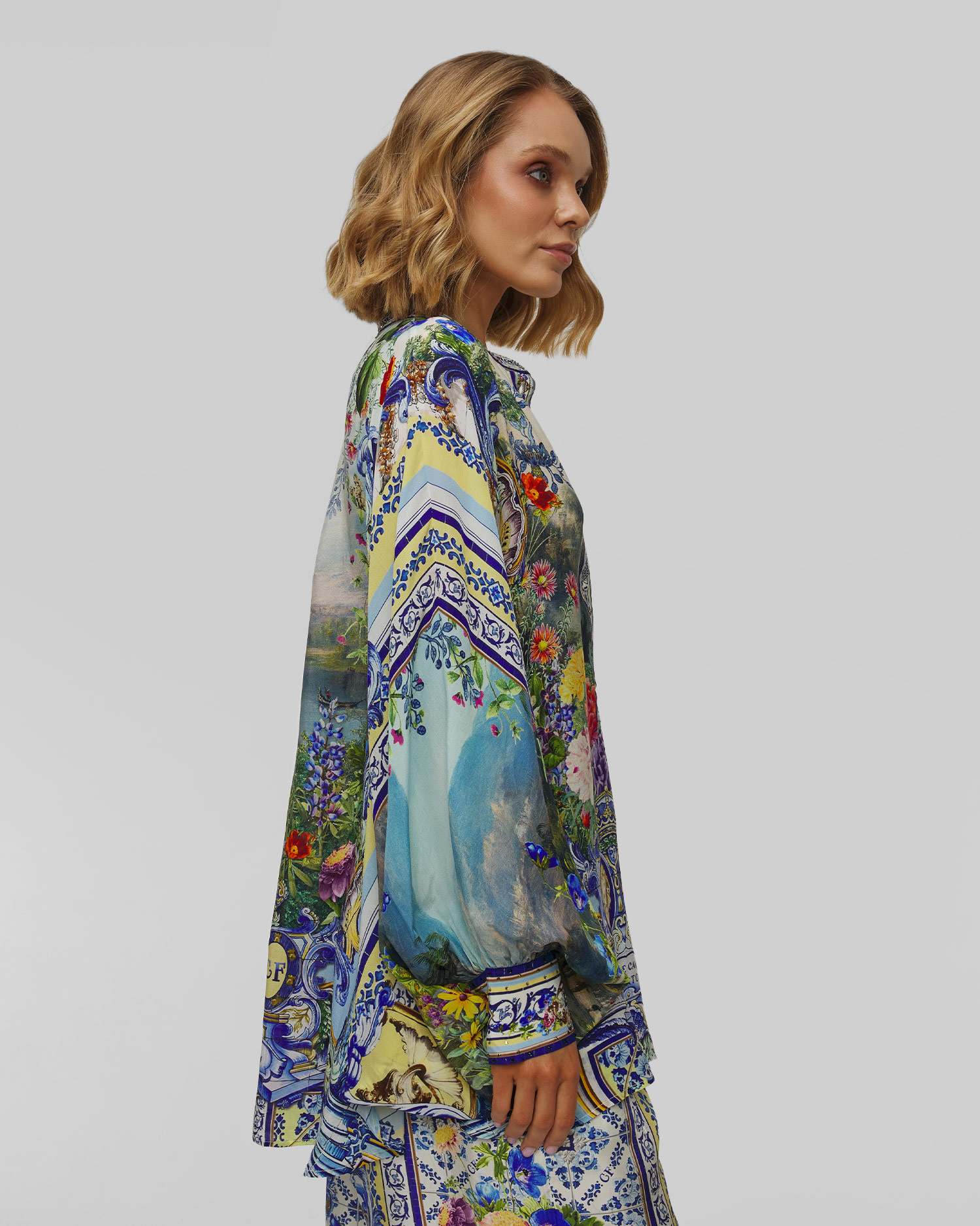 Dámska hodvábna blúzka Camilla Batwing Sleeve