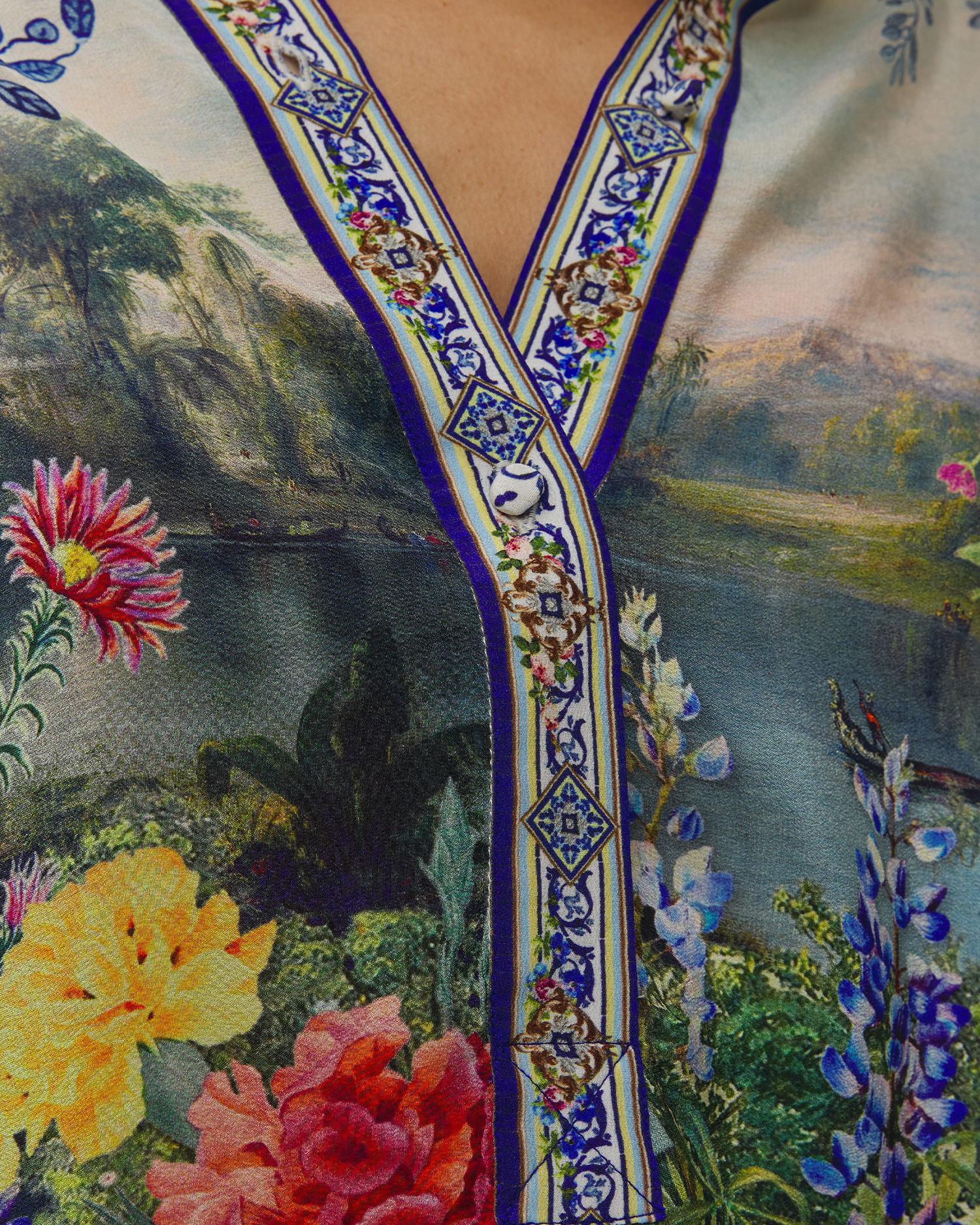 Dámska hodvábna blúzka Camilla Batwing Sleeve