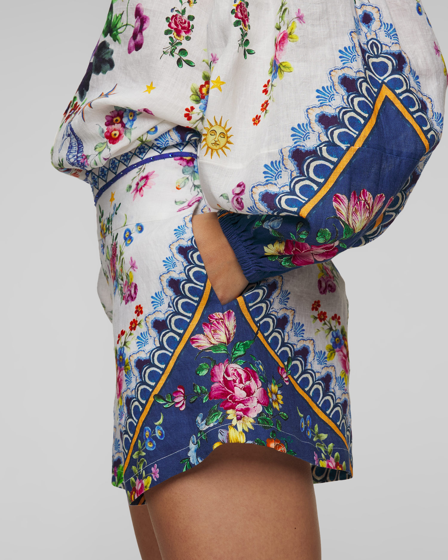 Pantaloni scurți din in pentru femei Camilla Wide Tiles Darls