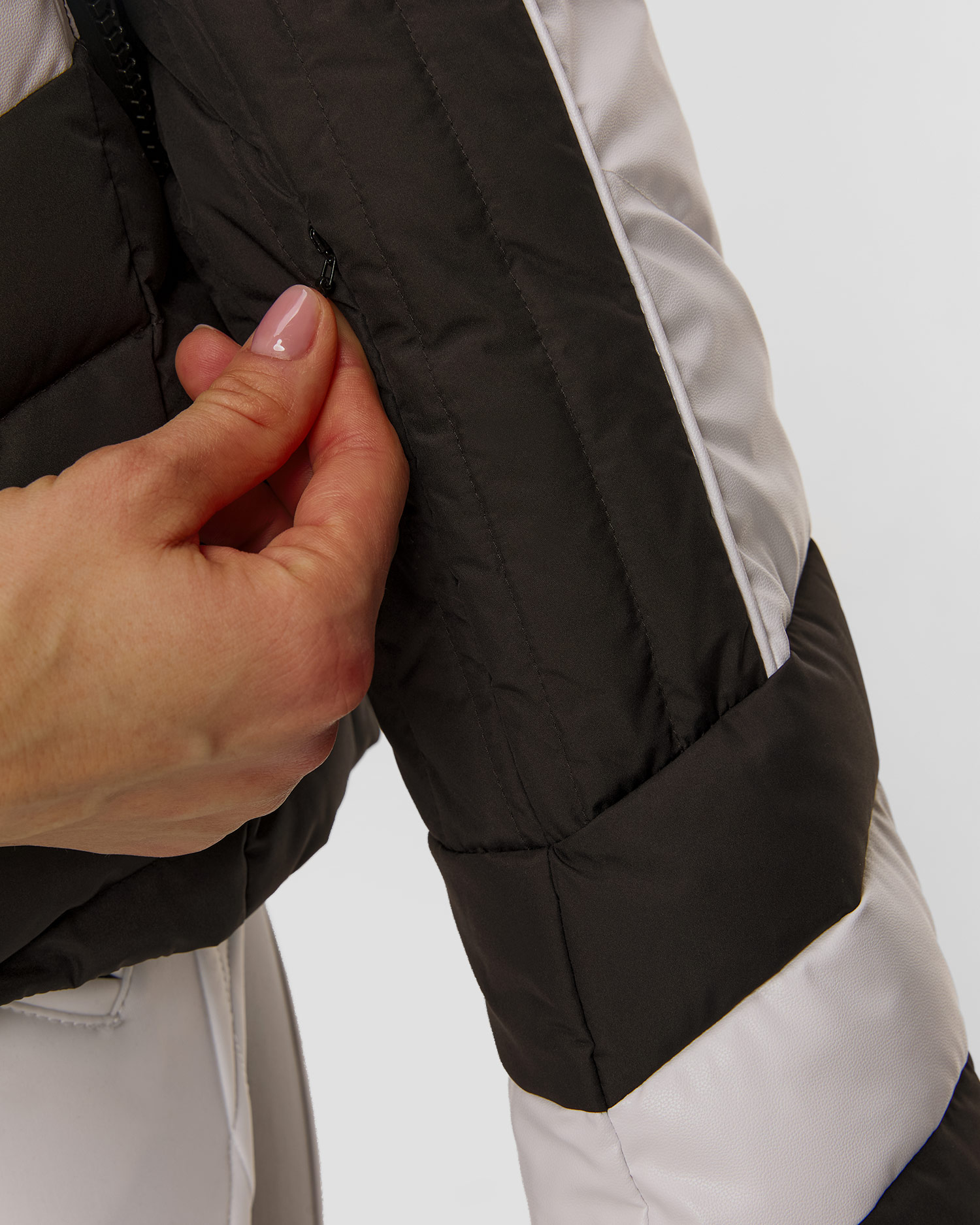 Veste de ski en duvet pour femmes Goldbergh Valanga