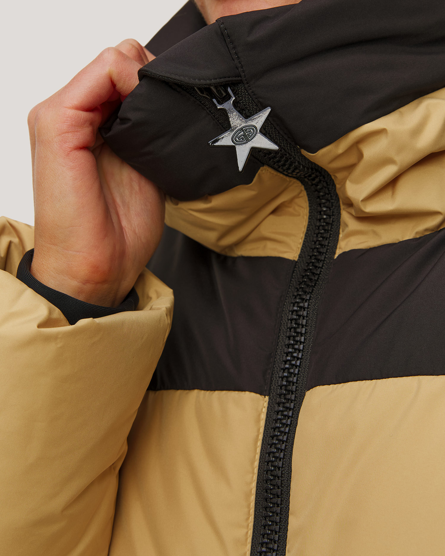 Women's beige ski jacket Beżowa Goldbergh Village