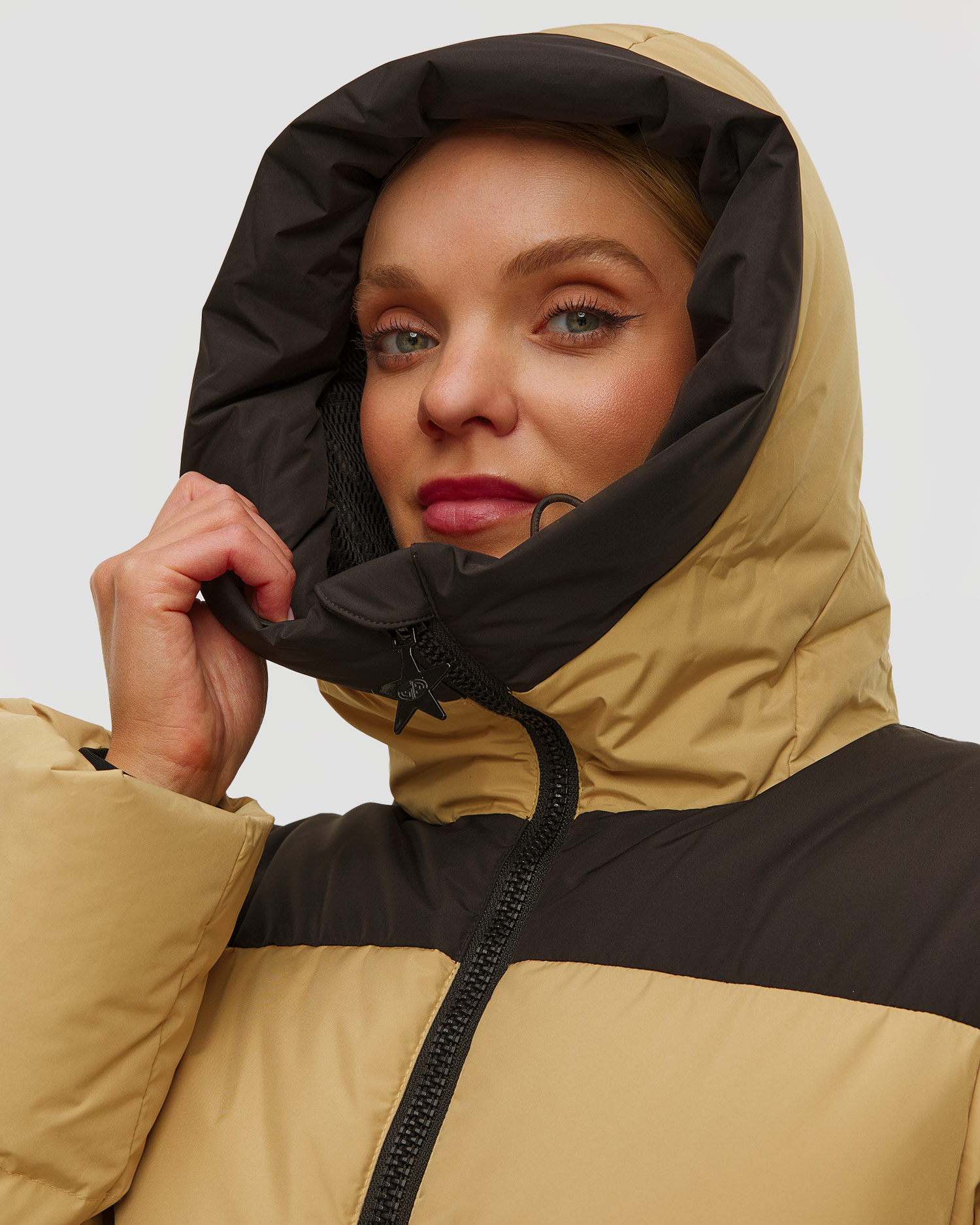 Women's beige ski jacket Beżowa Goldbergh Village