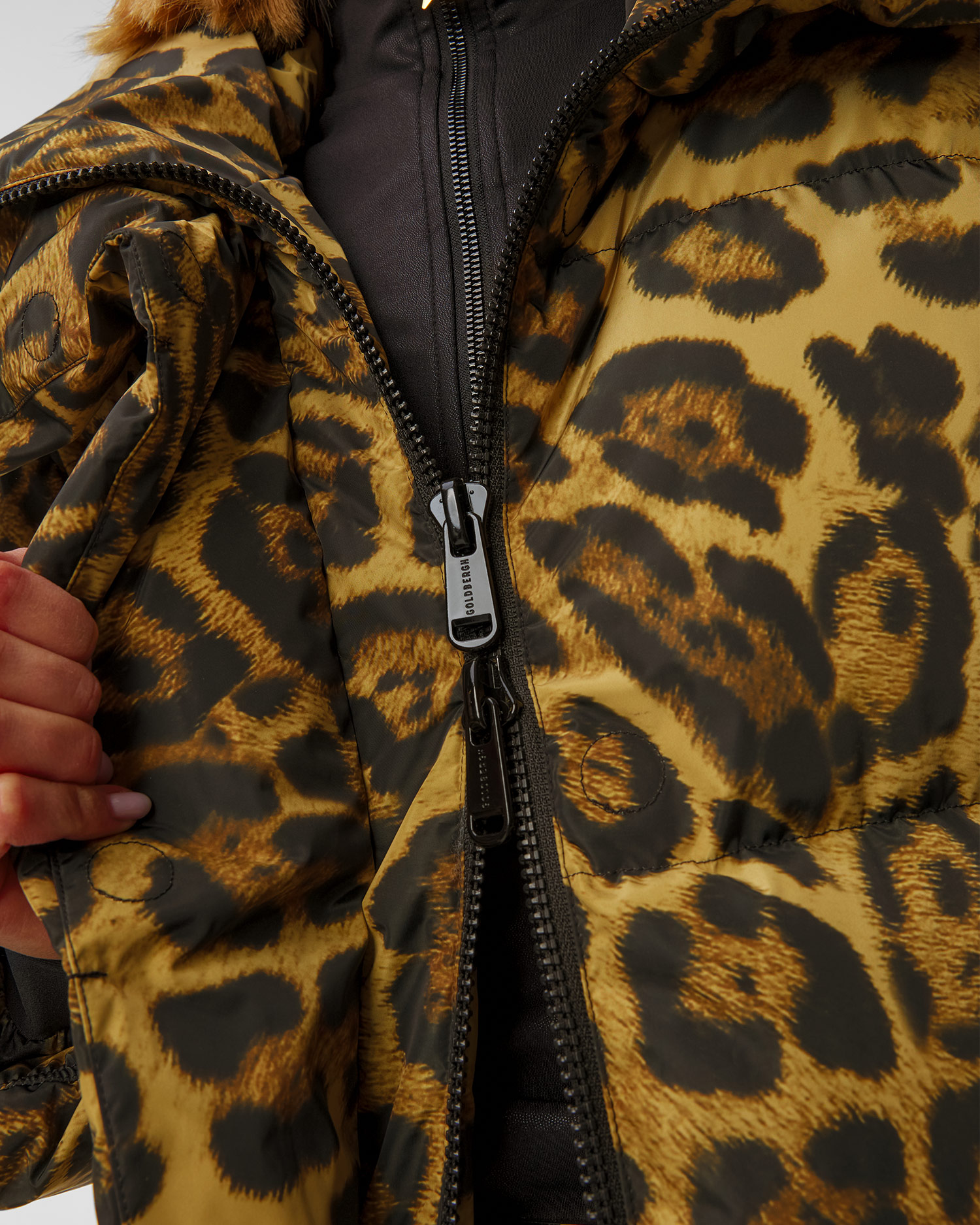Doudoune longue à motif léopard pour femmes Goldbergh Zosha