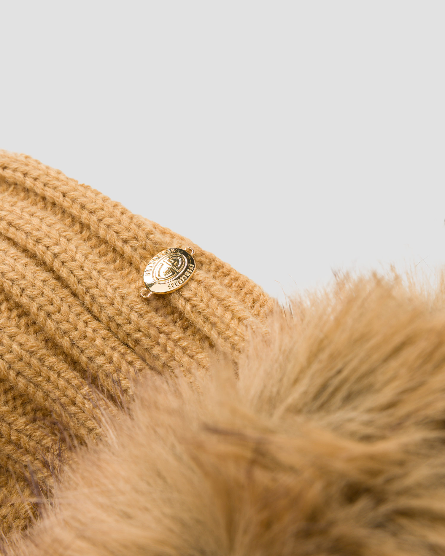 Women's hood Goldbergh Naomi caramel