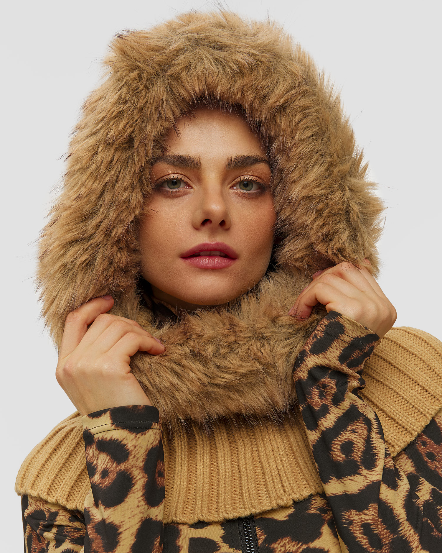 Women's hood Goldbergh Naomi caramel