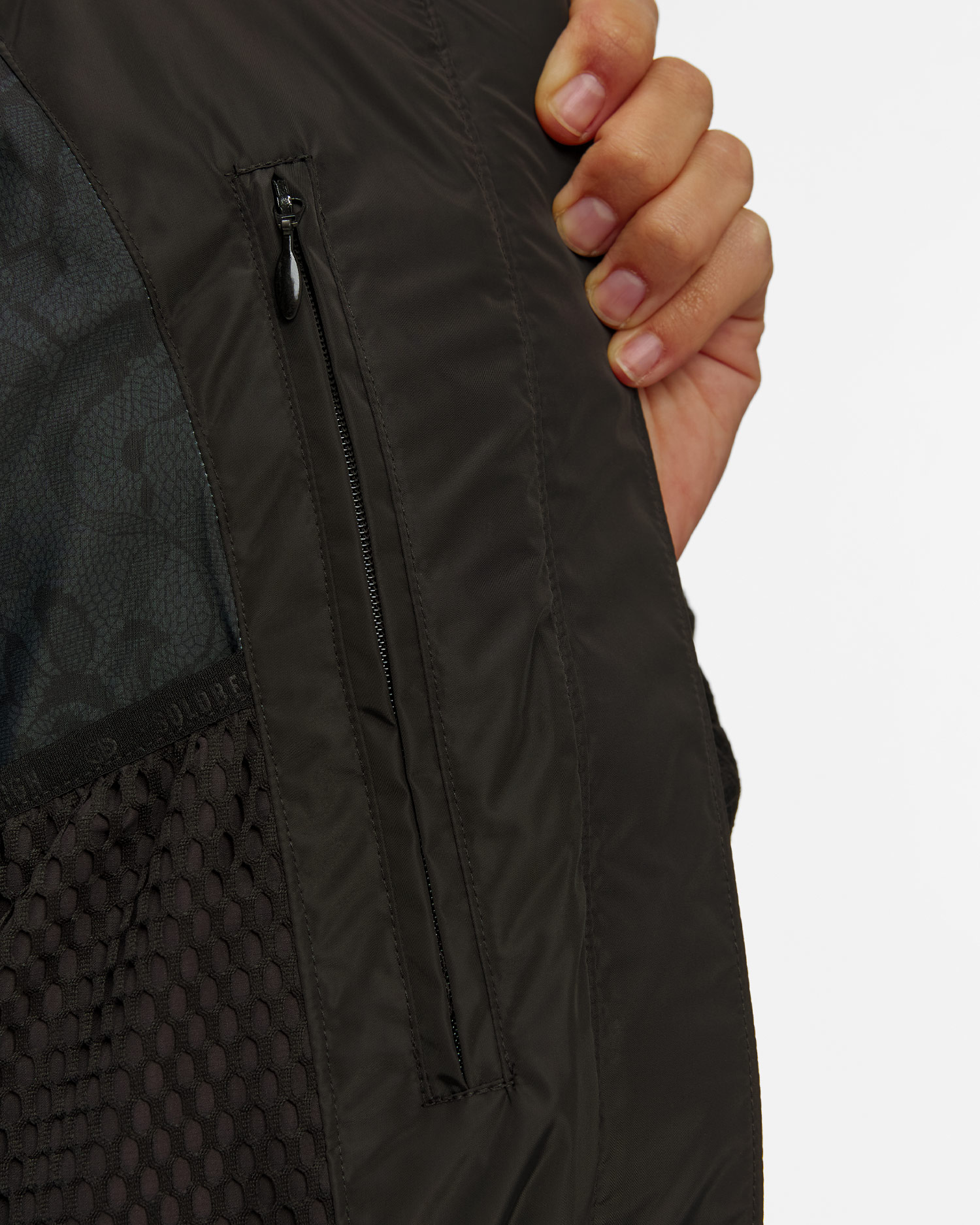 Dámska čierna čipkovaná lyžiarska bunda Goldbergh GOLD Exclusive Fiora