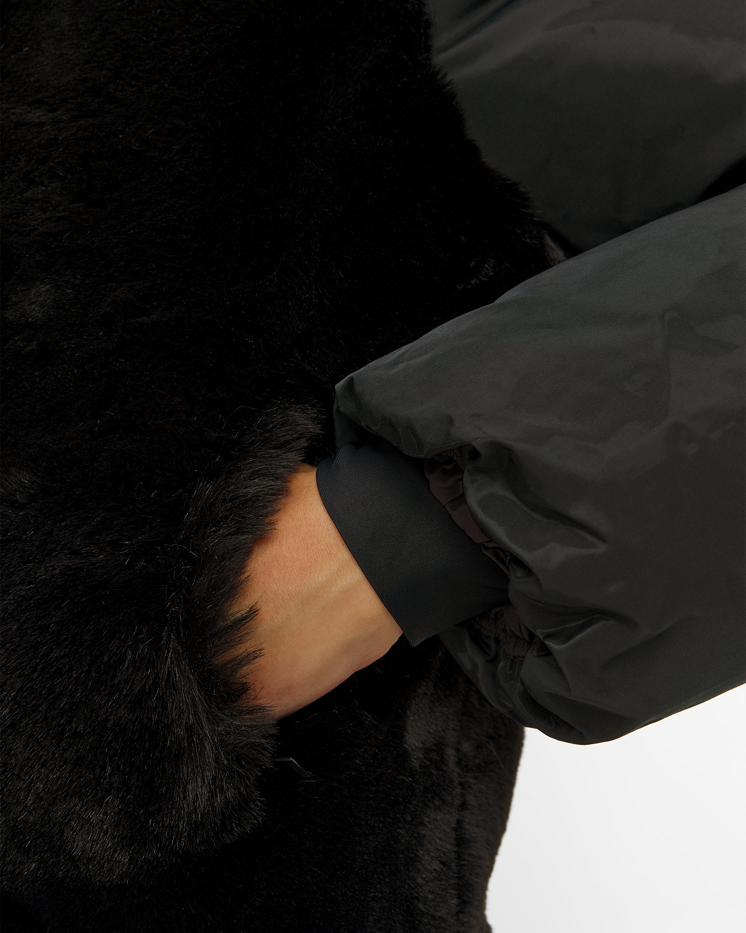 Čierna bunda s kožušinou Goldbergh GOLD Exclusive Amore