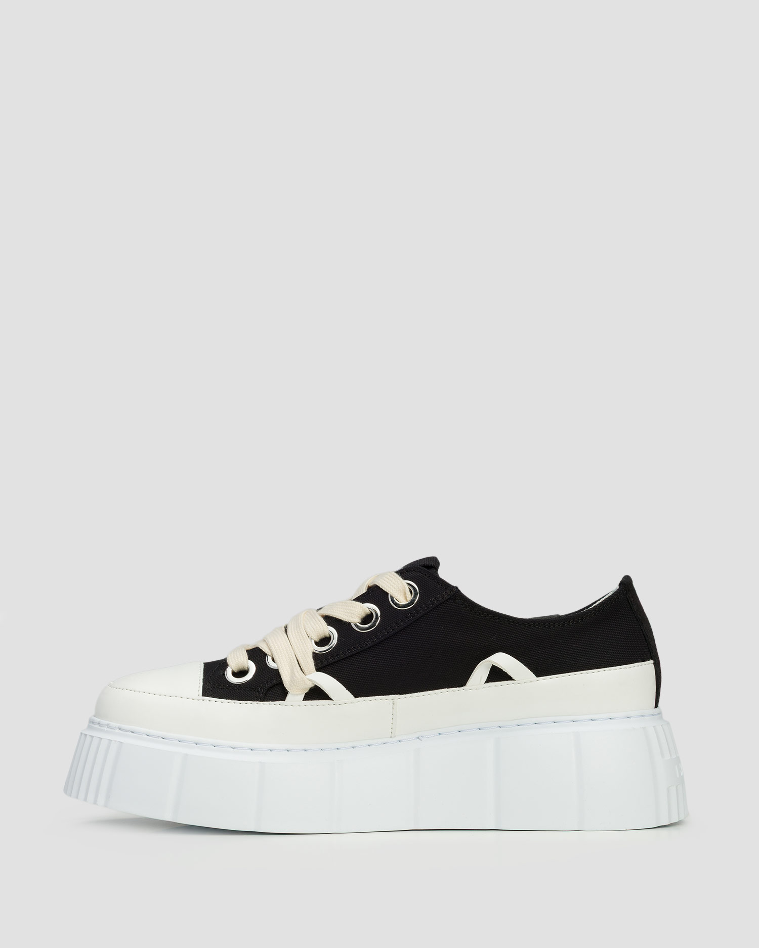Women's black shoes Inuikii Matilda Canvas Low