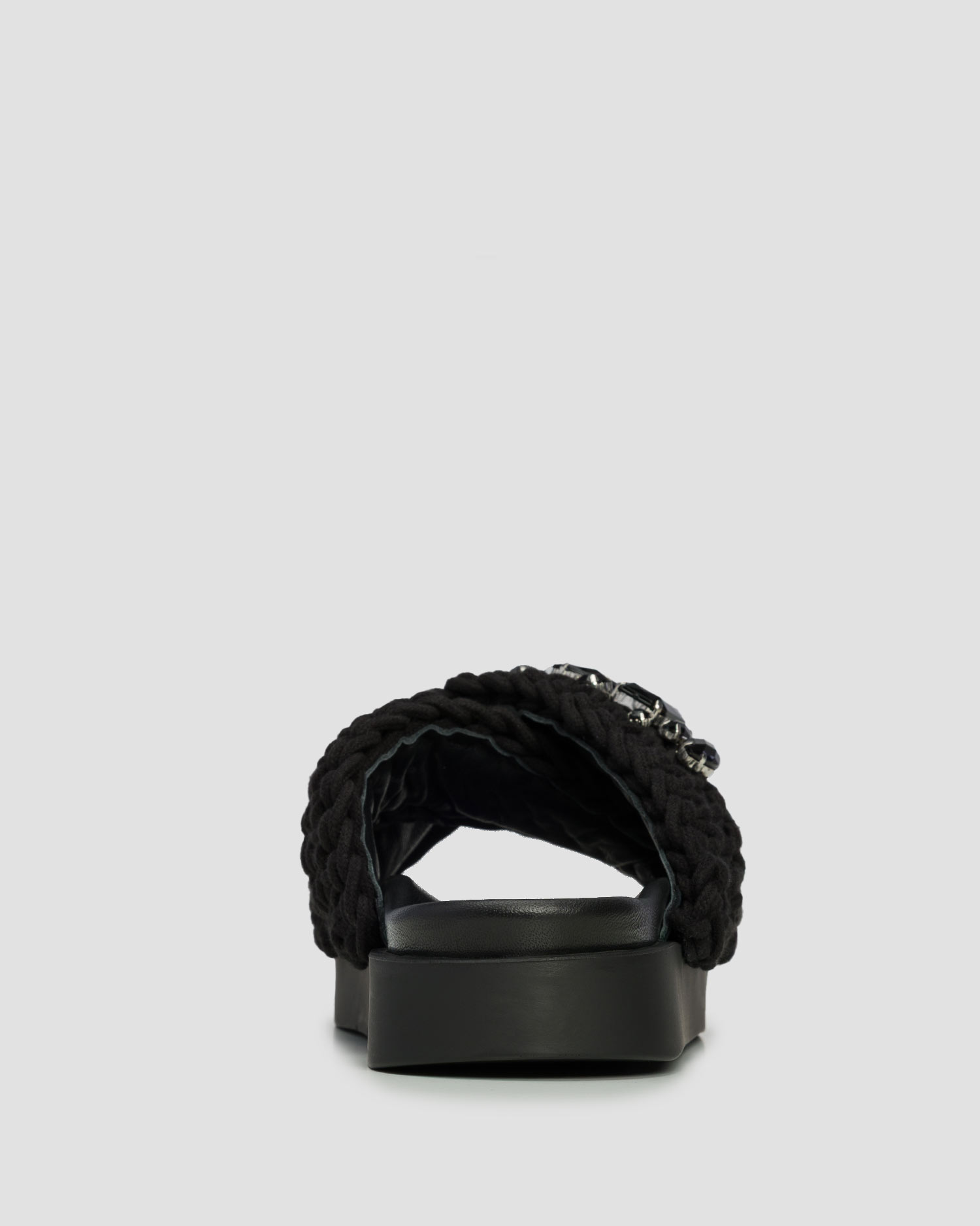 Tongs Inuikii Woven Stones