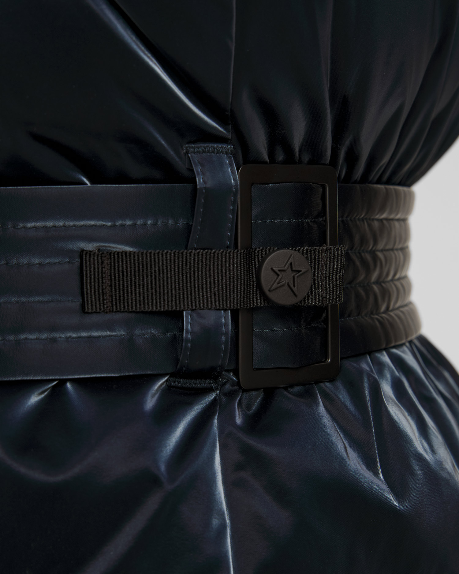 Veste de ski bleu marine pour femmes Perfect Moment Candice Ski Parka