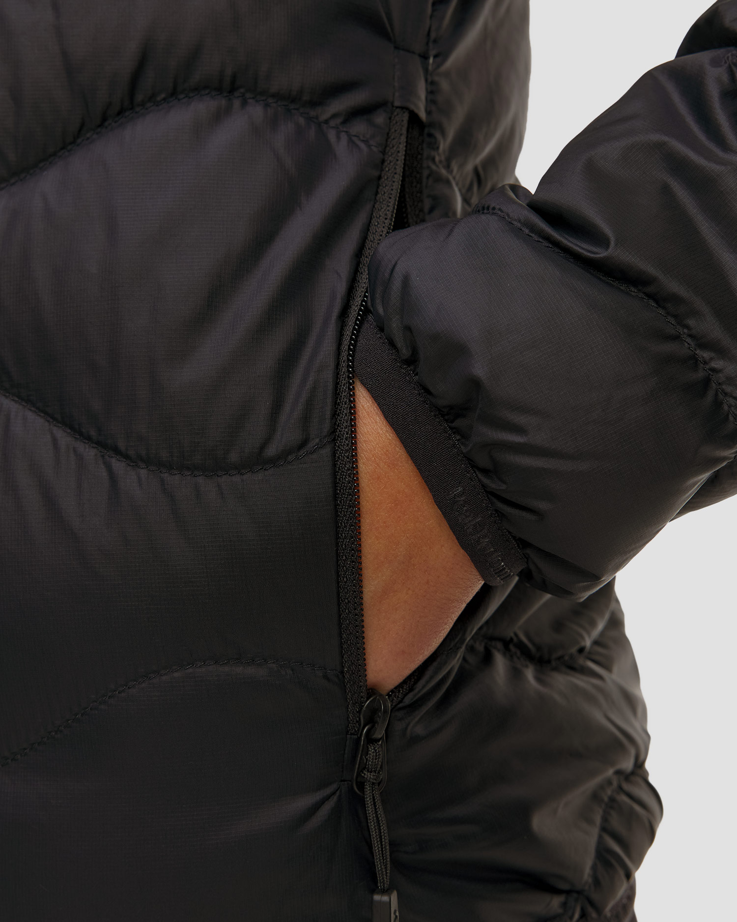 Down jacket Peak Performance Helium
